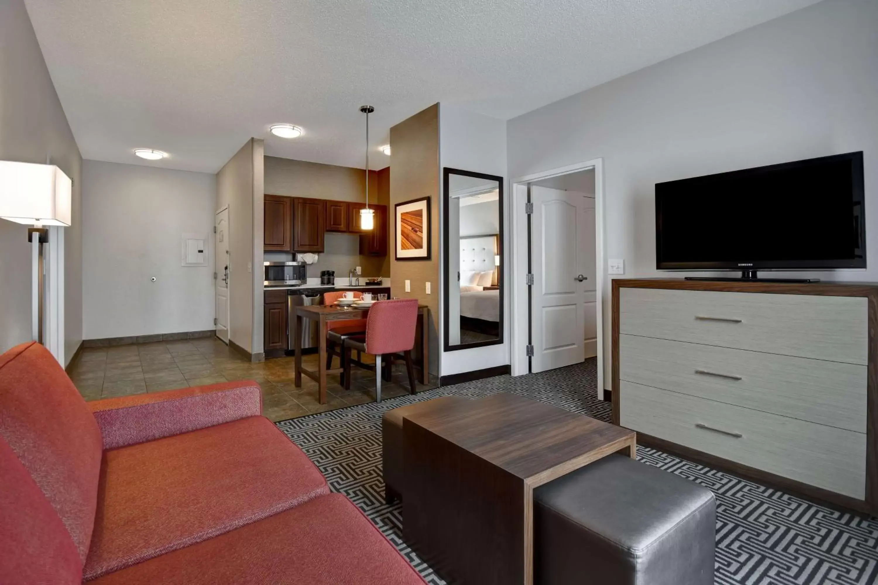 Living room, TV/Entertainment Center in Homewood Suites By Hilton HOU Intercontinental Airport
