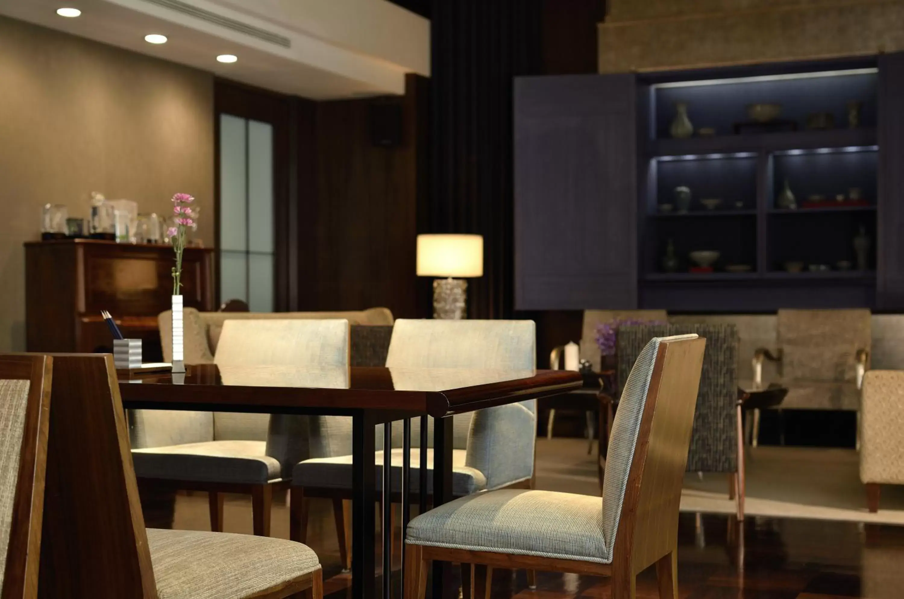 Lounge or bar, Restaurant/Places to Eat in les suites taipei ching cheng