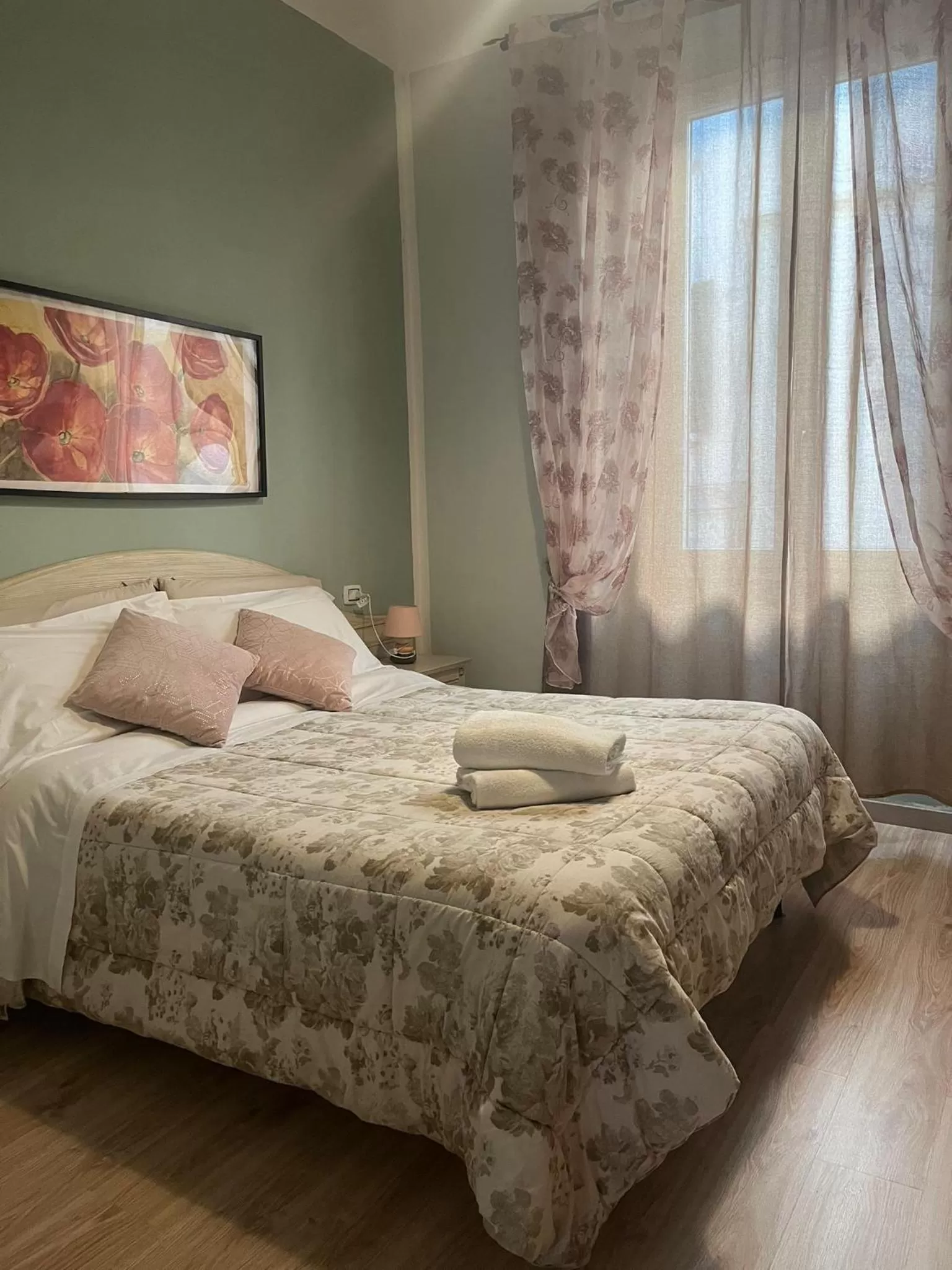 Photo of the whole room, Bed in Cicerone Guest House