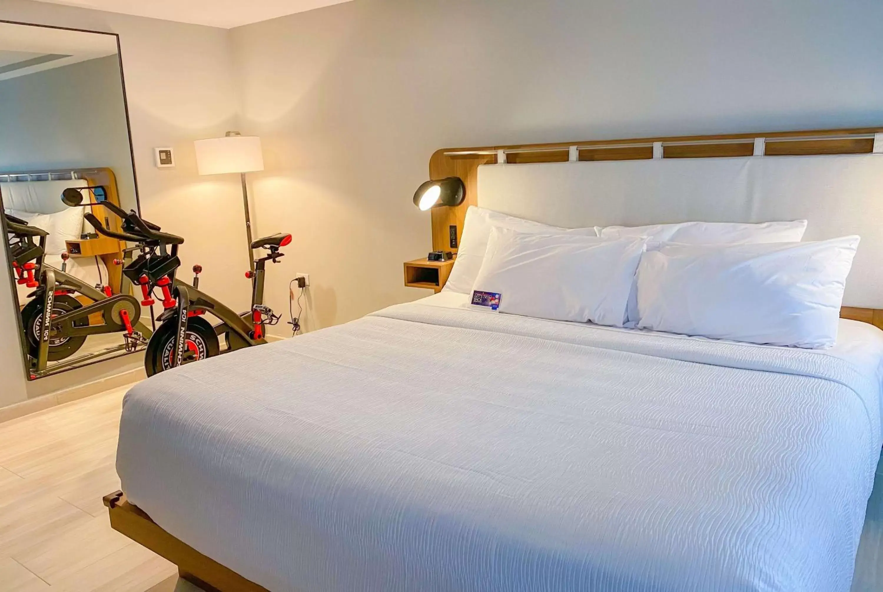 Photo of the whole room, Bed in TRYP by Wyndham Mayaguez Photo of the whole room, Bed in TRYP by Wyndham Mayaguez