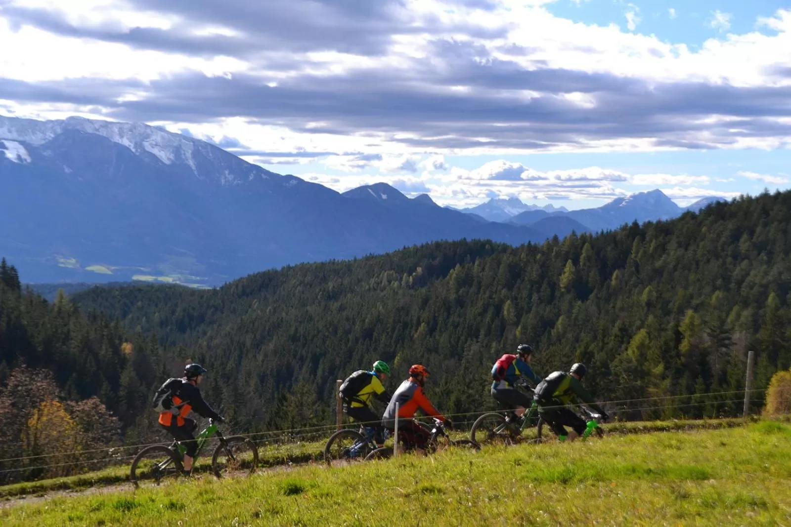 Cycling in BikeSki family hotel, b&b, apartaments, rooms