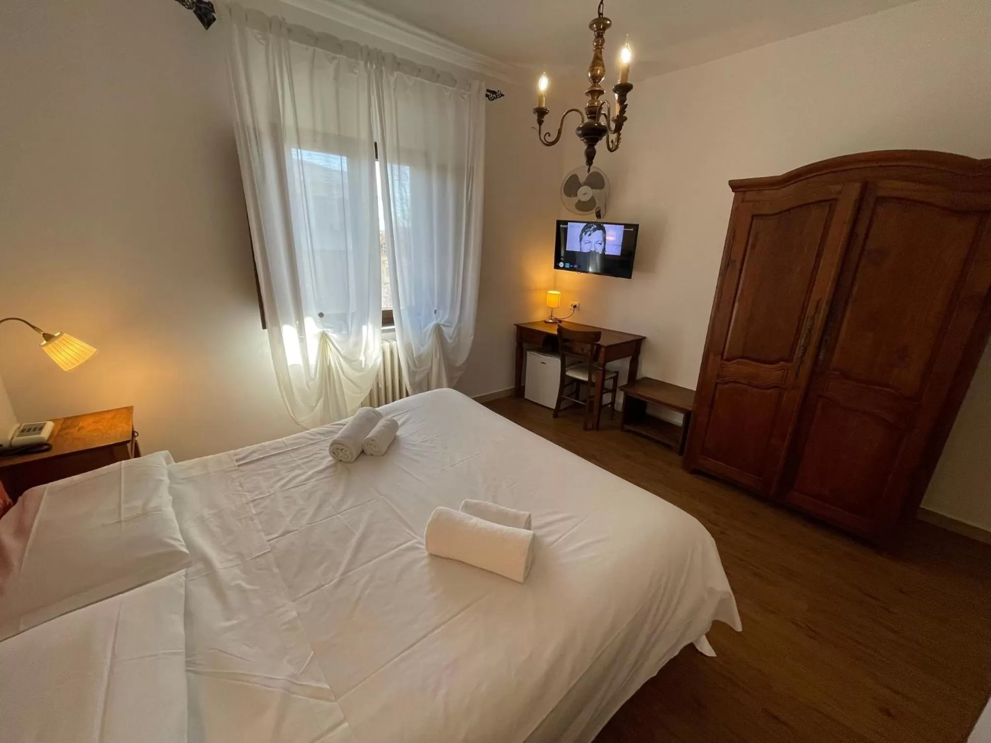 Bed in Hotel Caffè Verdi - 24 hours Reception