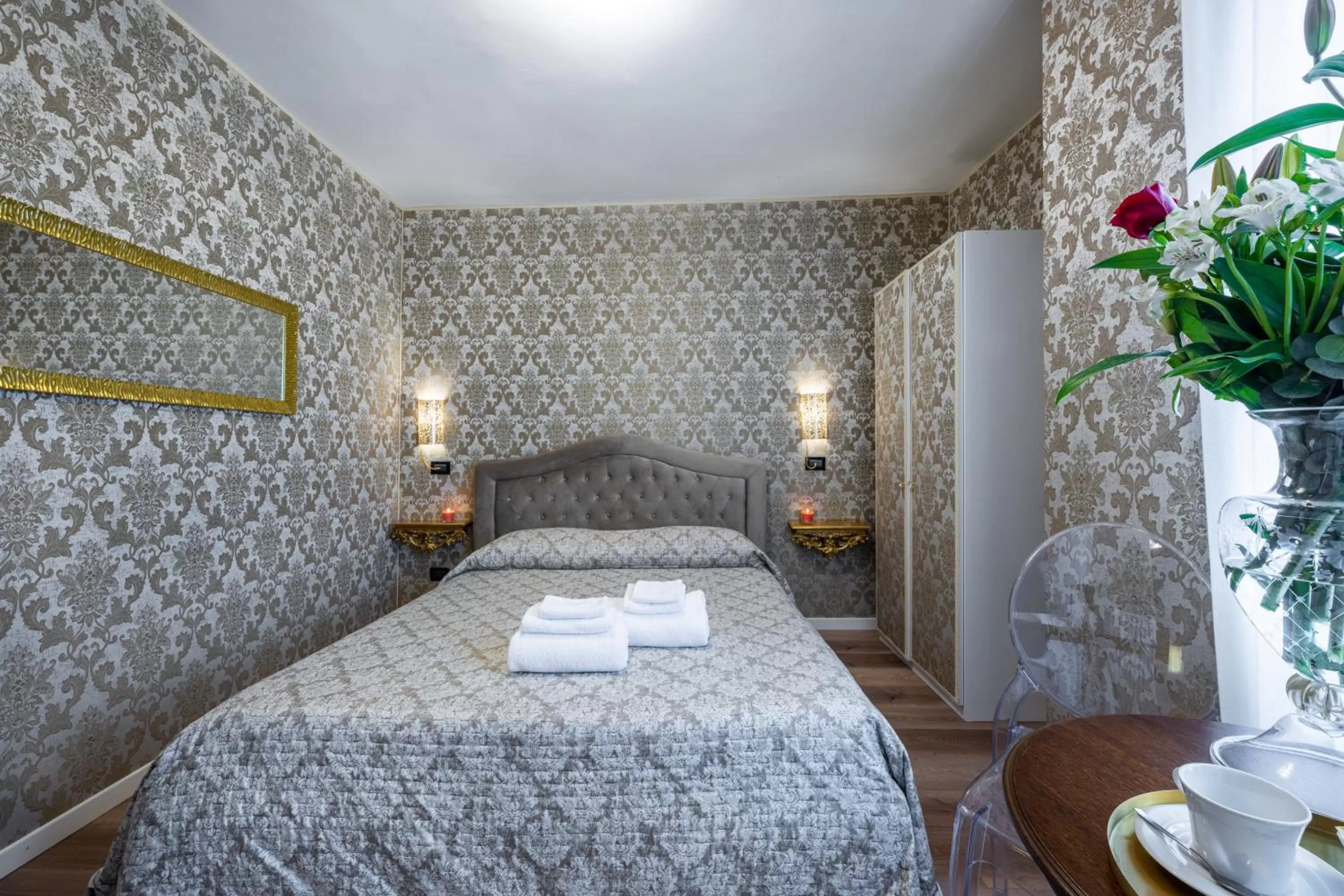 Bedroom, Bed in Hotel Apostoli Garden