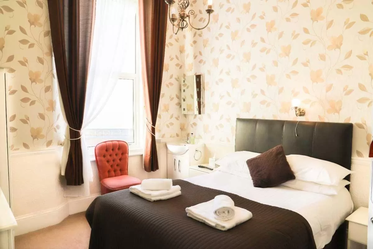 Photo of the whole room, Bed in The Thornhill