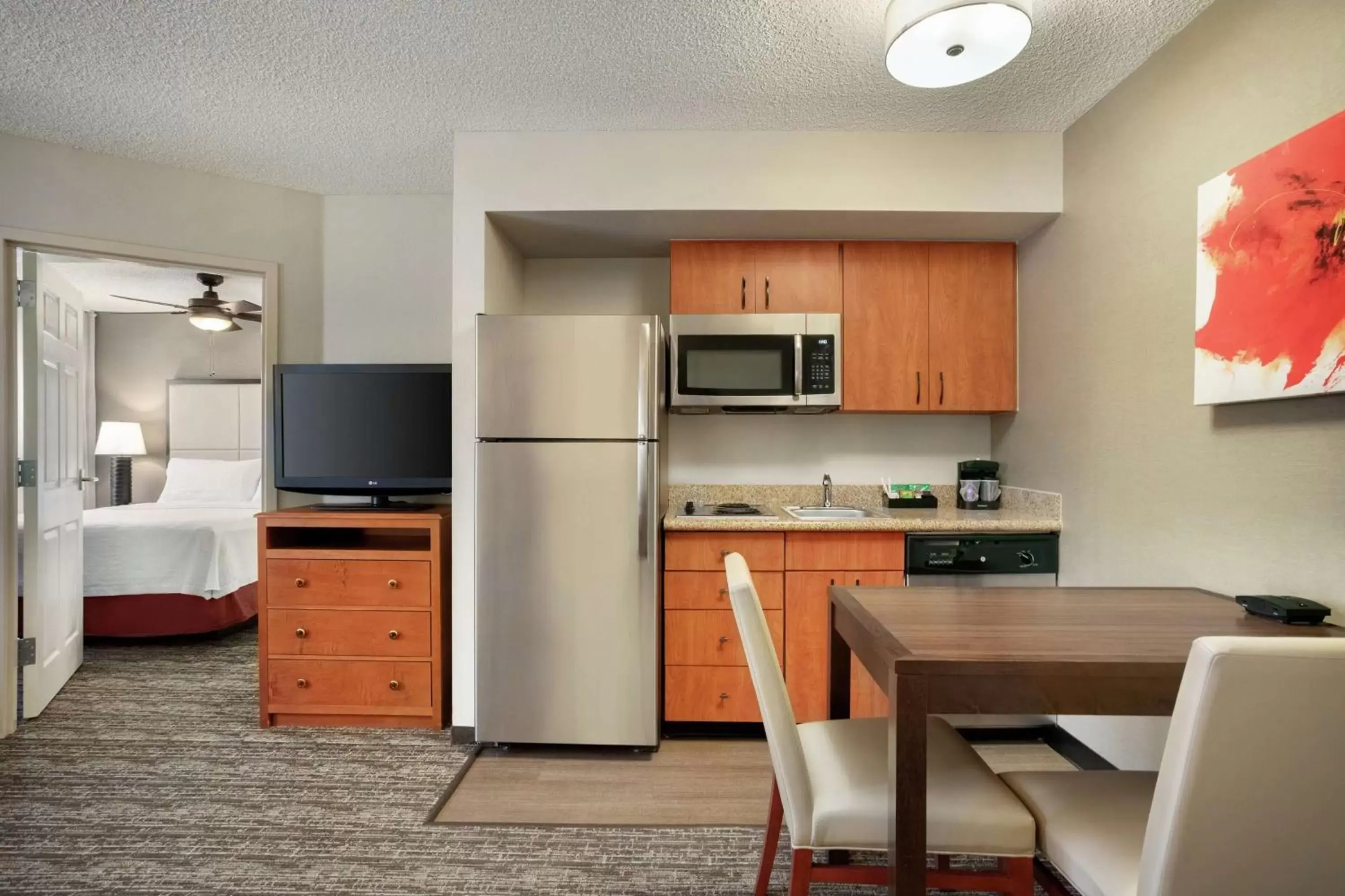 Bedroom, Kitchen/Kitchenette in Homewood Suites by Hilton Phoenix-Chandler