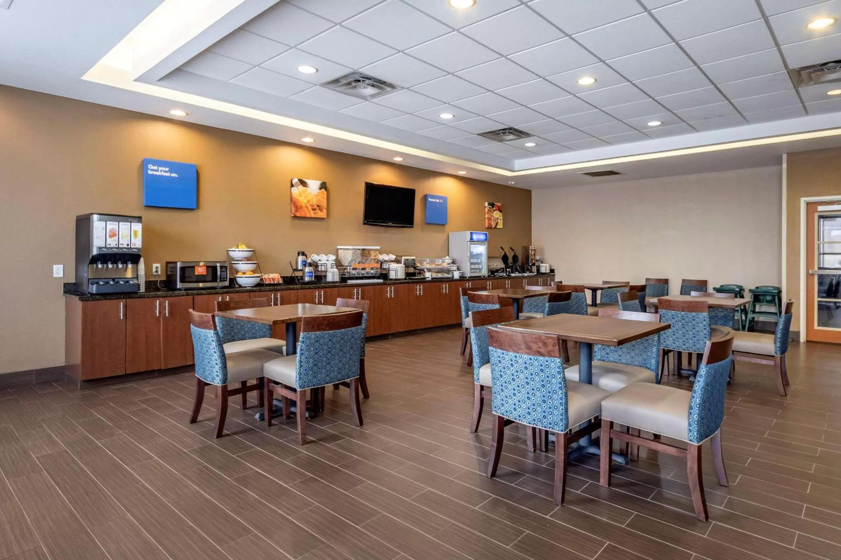 Restaurant/places to eat in Comfort Inn & Suites Shawnee North near I-40