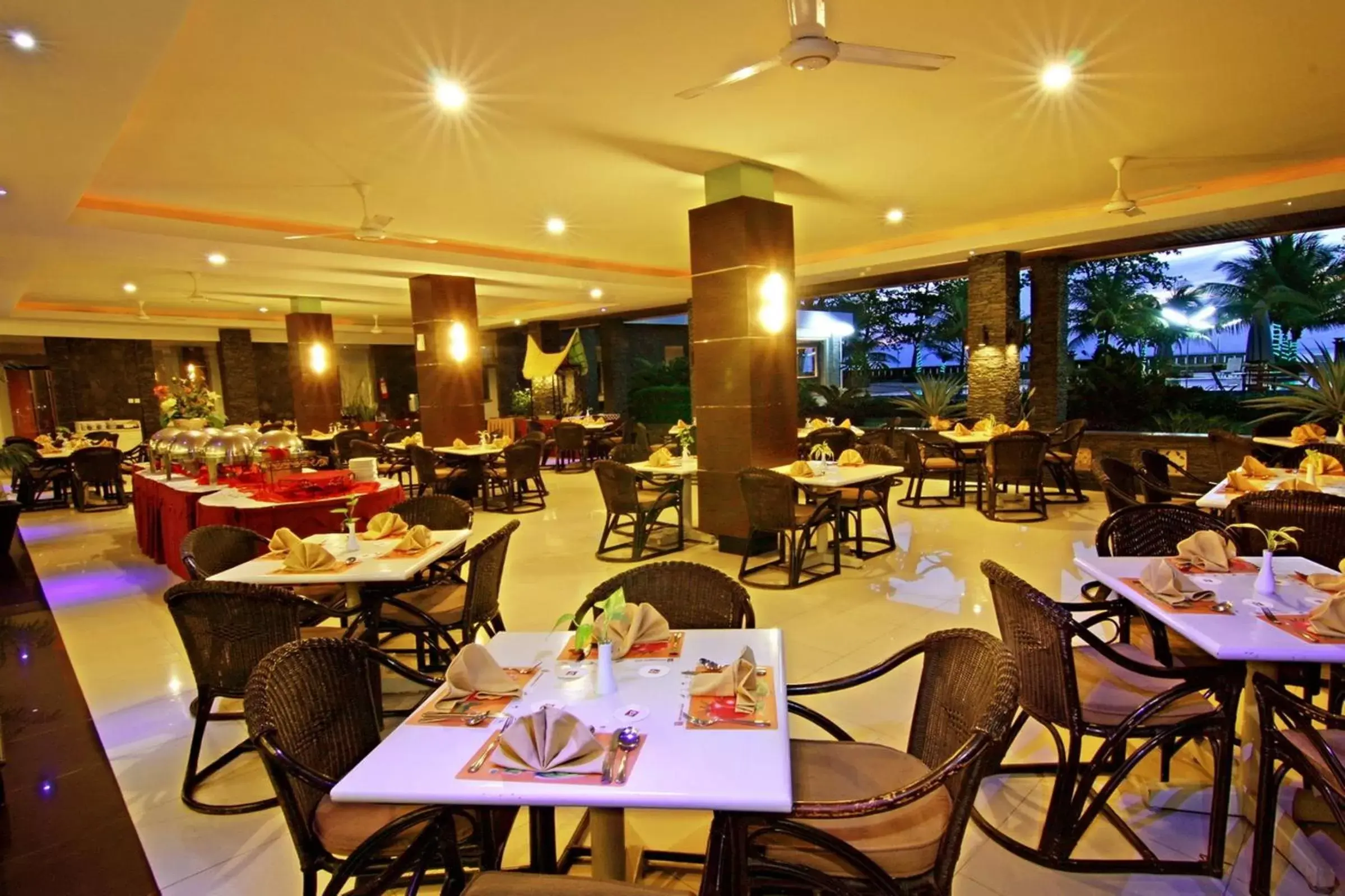 Restaurant/places to eat in Pangeran Beach Hotel Restaurant/places to eat in Pangeran Beach Hotel