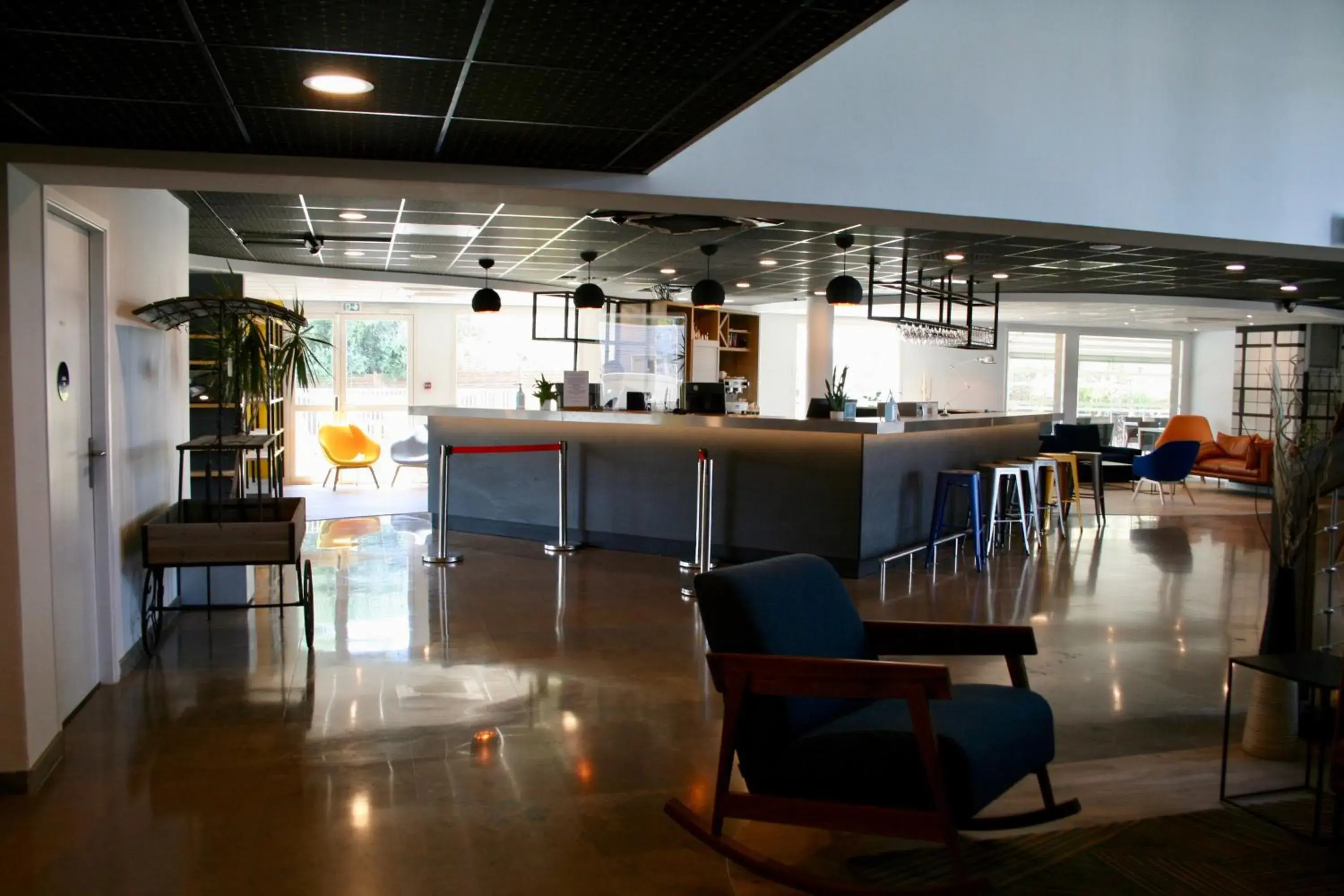 Lobby or reception, Lounge/Bar in Kyriad Prestige Montpellier Ouest - Croix D'argent