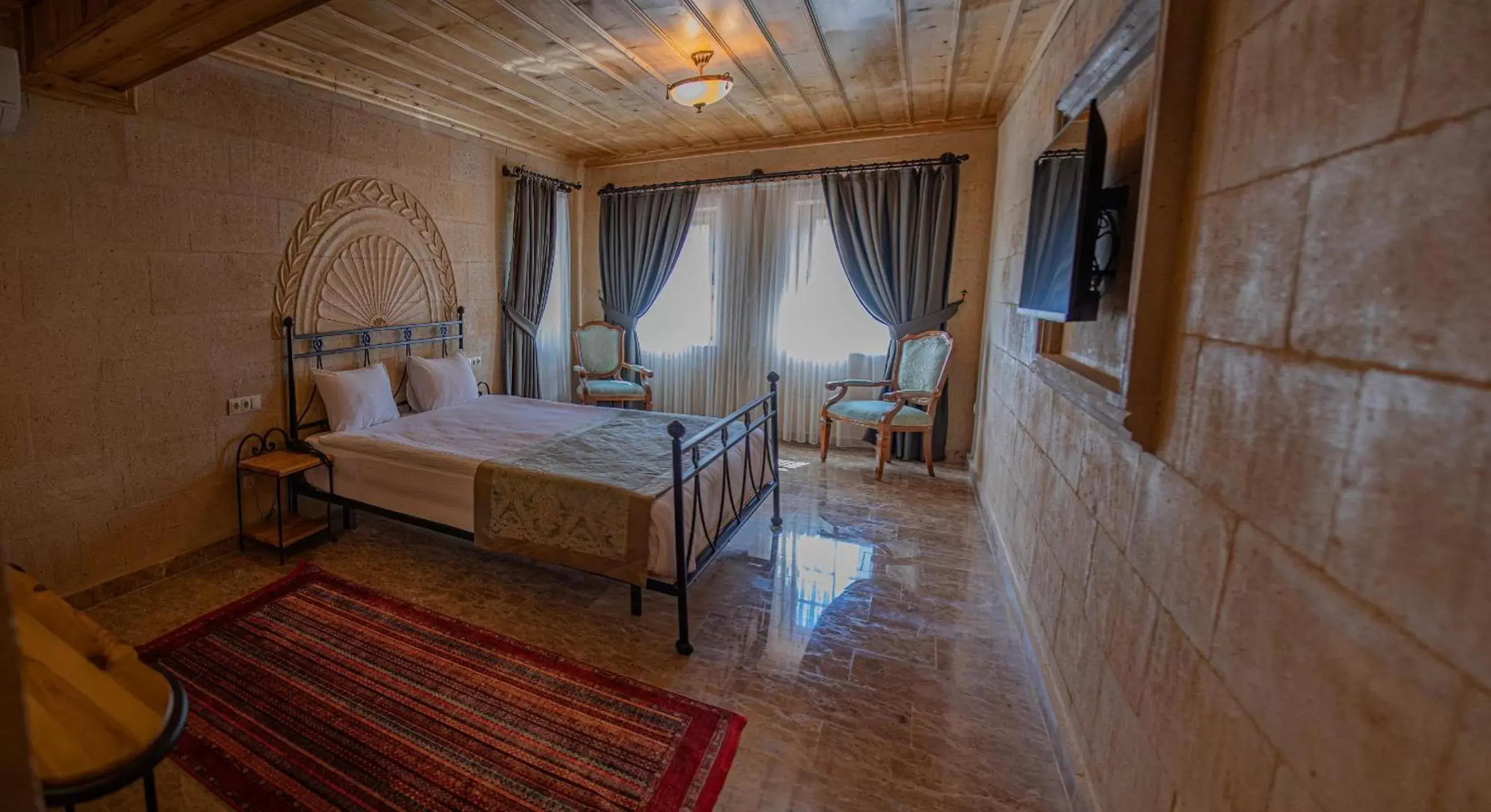 Stone Deluxe Double Room in Cratus Stone Palace Stone Deluxe Double Room in Cratus Stone Palace