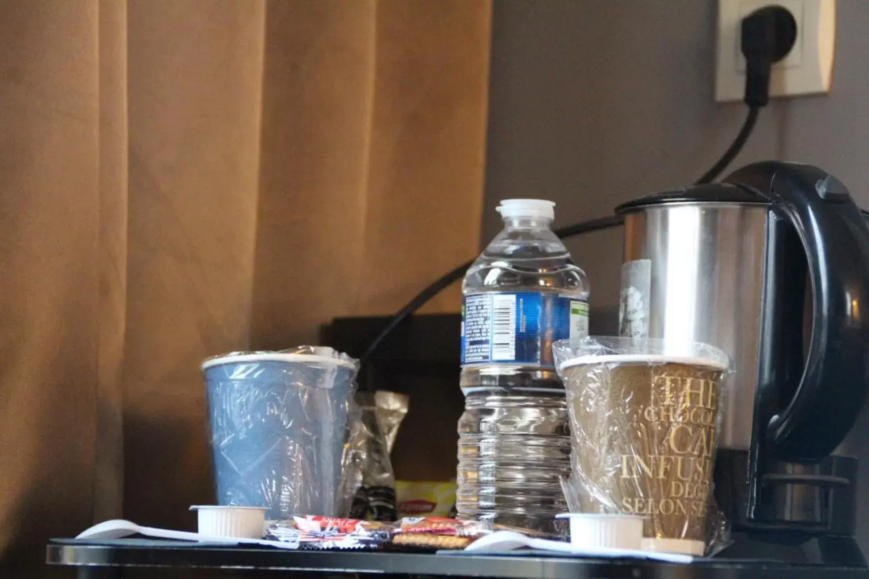 Coffee/tea facilities in Kyriad Charleville Mezieres