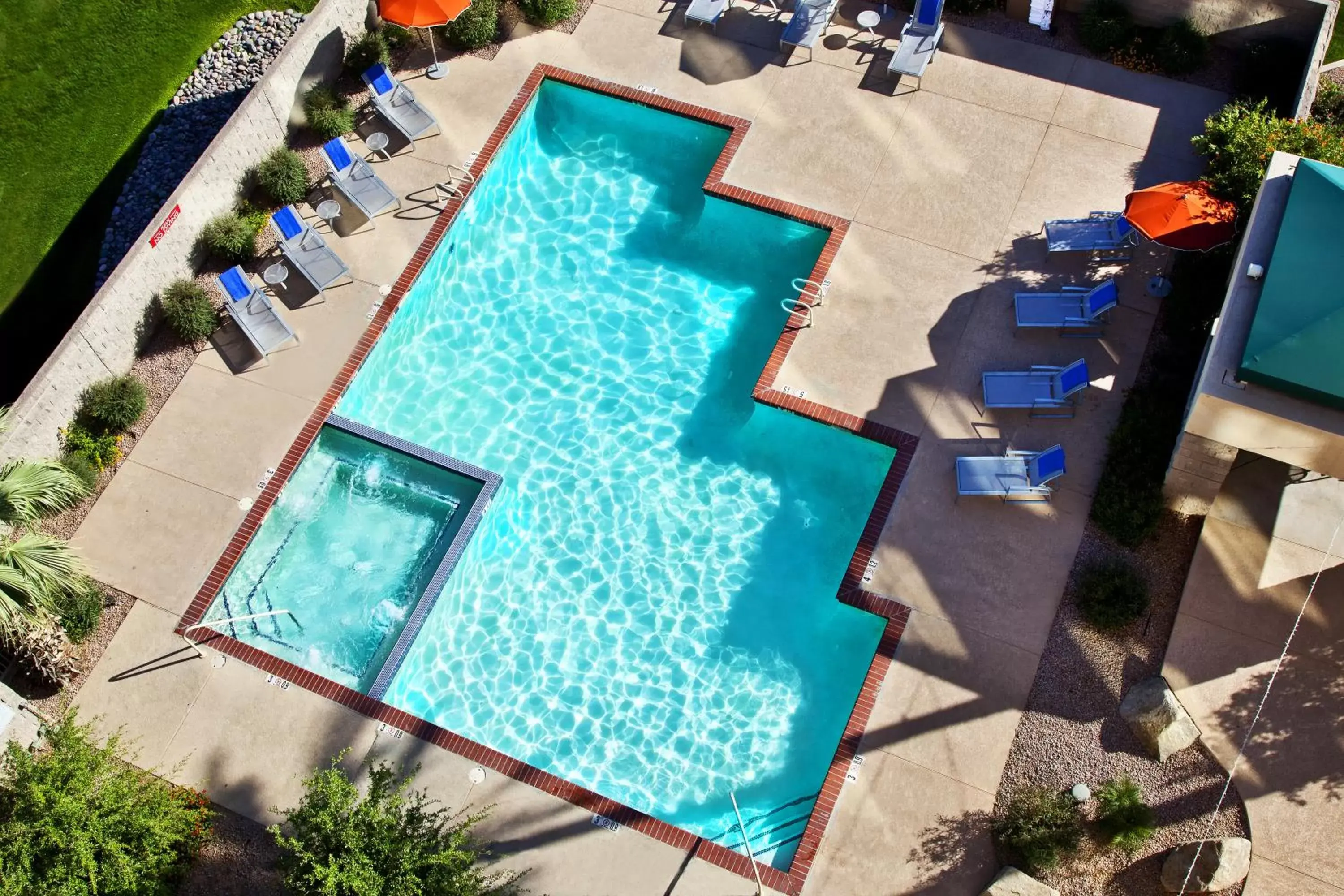 Swimming pool, Pool View in Radisson Hotel Phoenix Airport