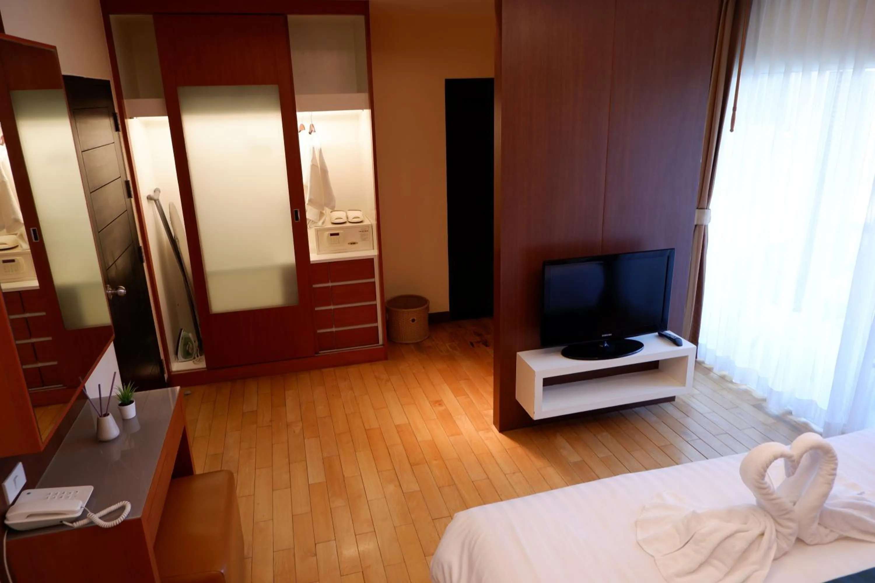 Bedroom, Bed in 42Grand Residence