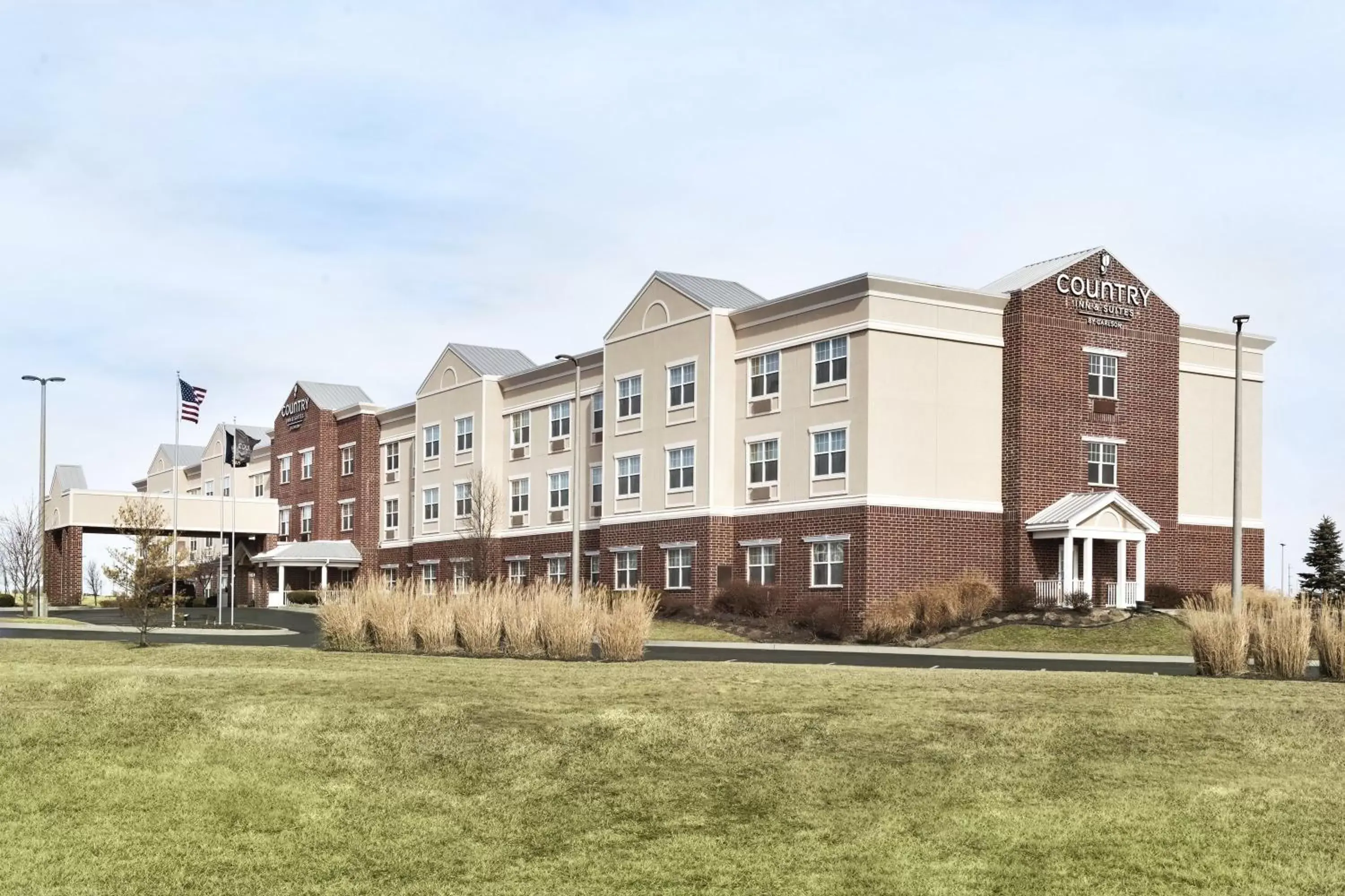 Facade/entrance, Property Building in Country Inn & Suites by Radisson, Kansas City at Village West, KS