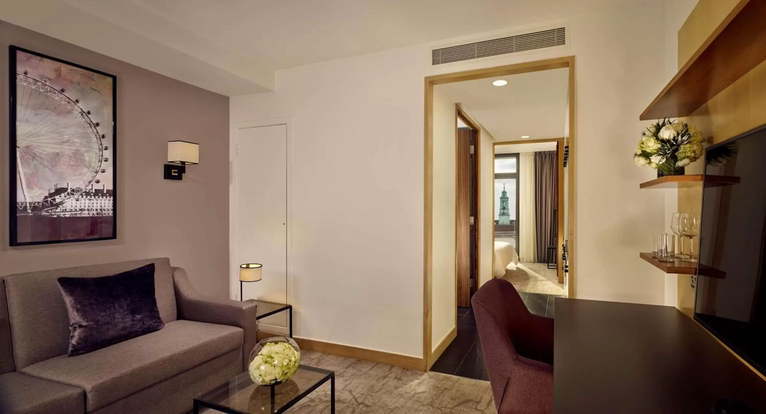 Bedroom, Seating Area in Park Plaza County Hall London