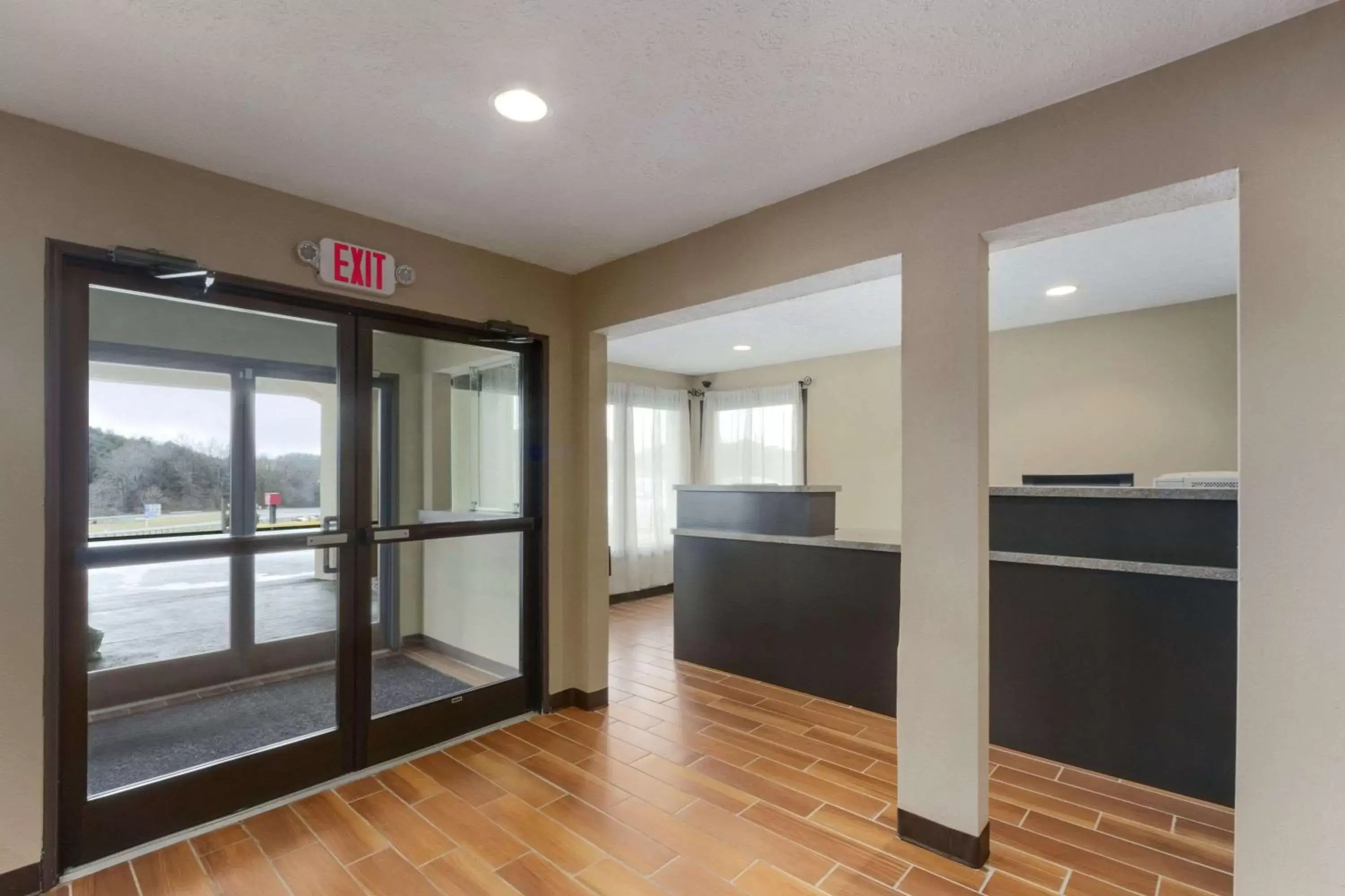 Lobby or reception in Super 8 by Wyndham Fort Chiswell Wytheville Area