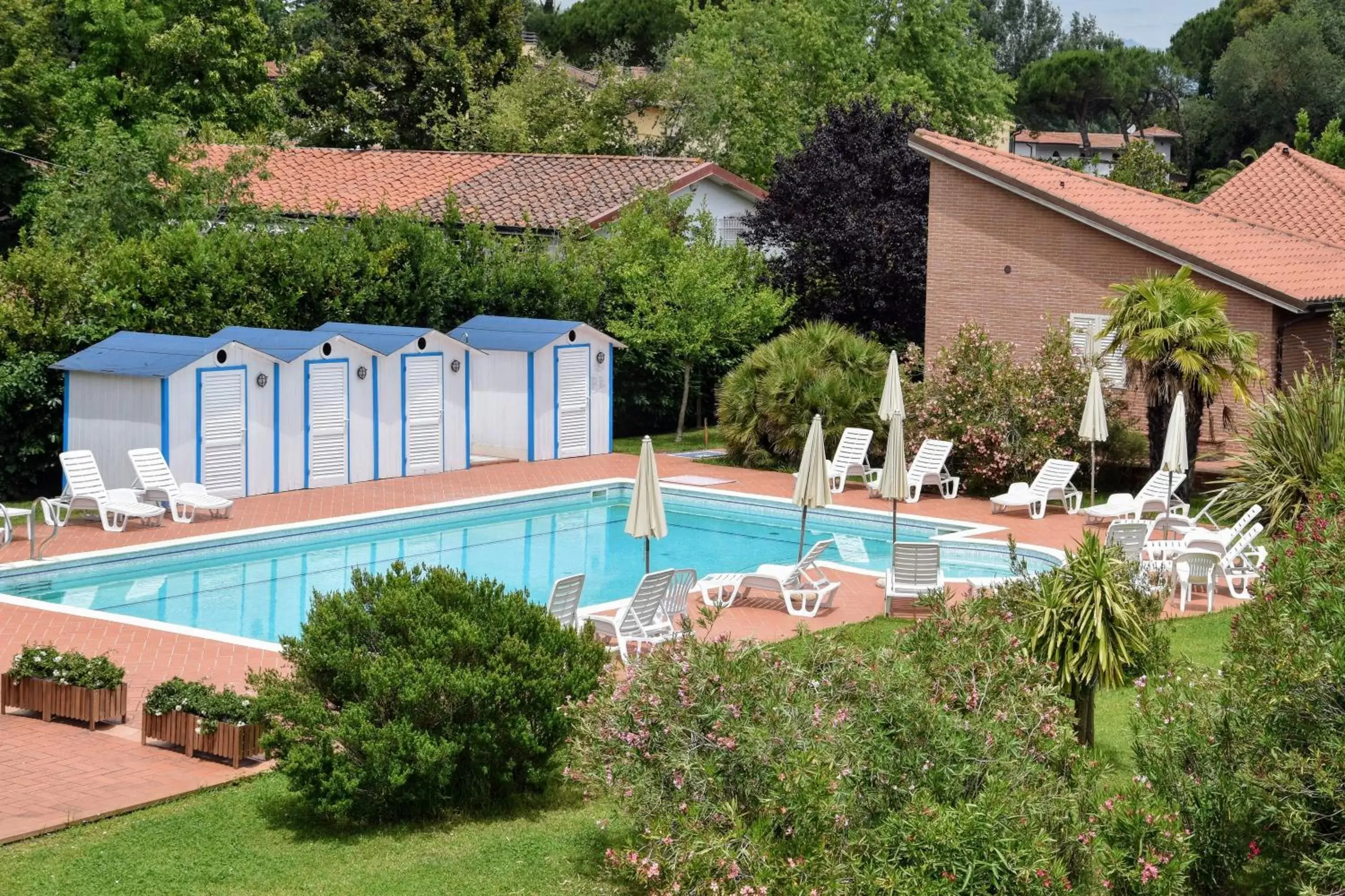 Garden, Pool View in Residence San Rossore