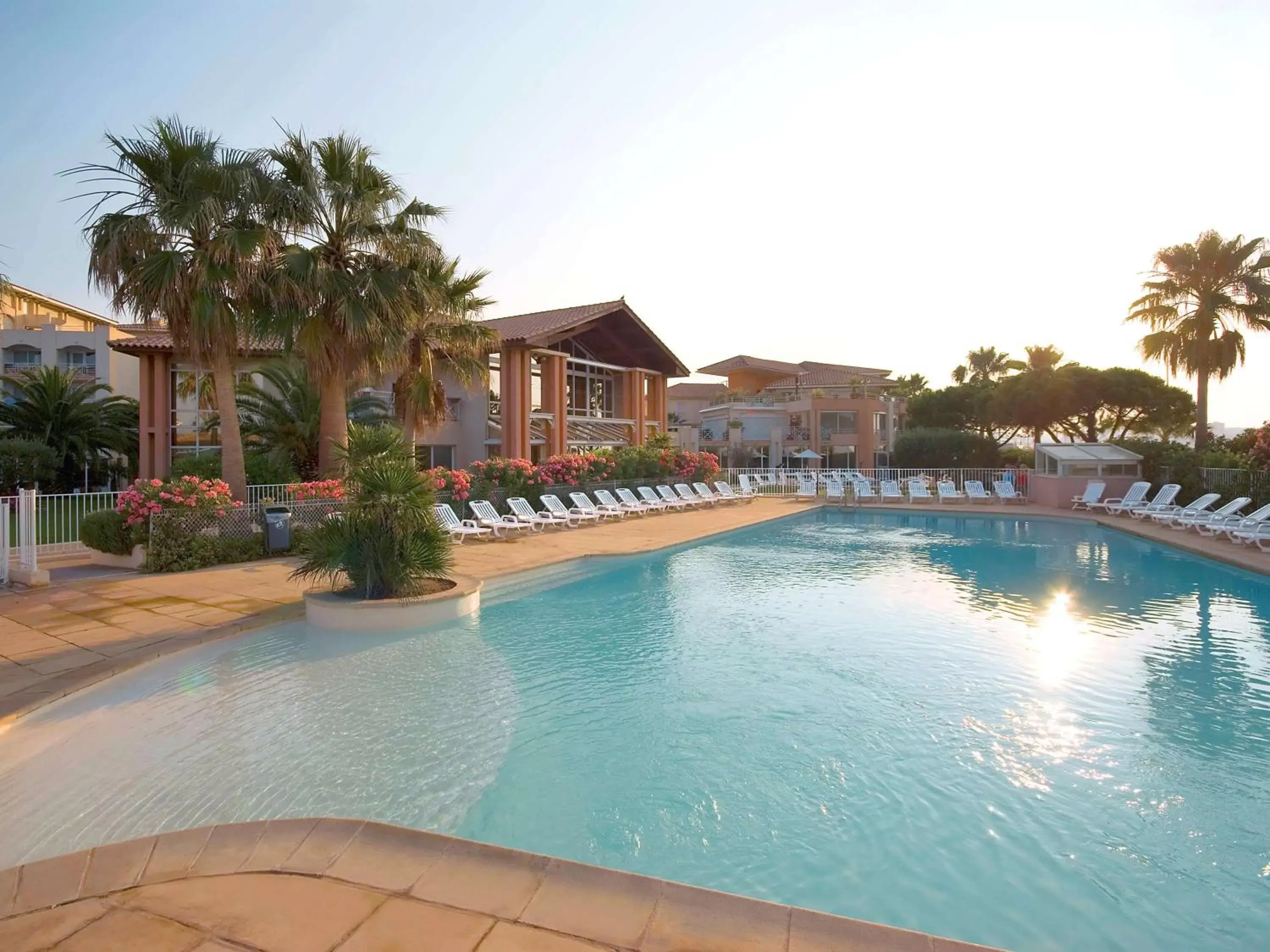 On site, Swimming Pool in Mercure Thalasso & Spa Port Fréjus