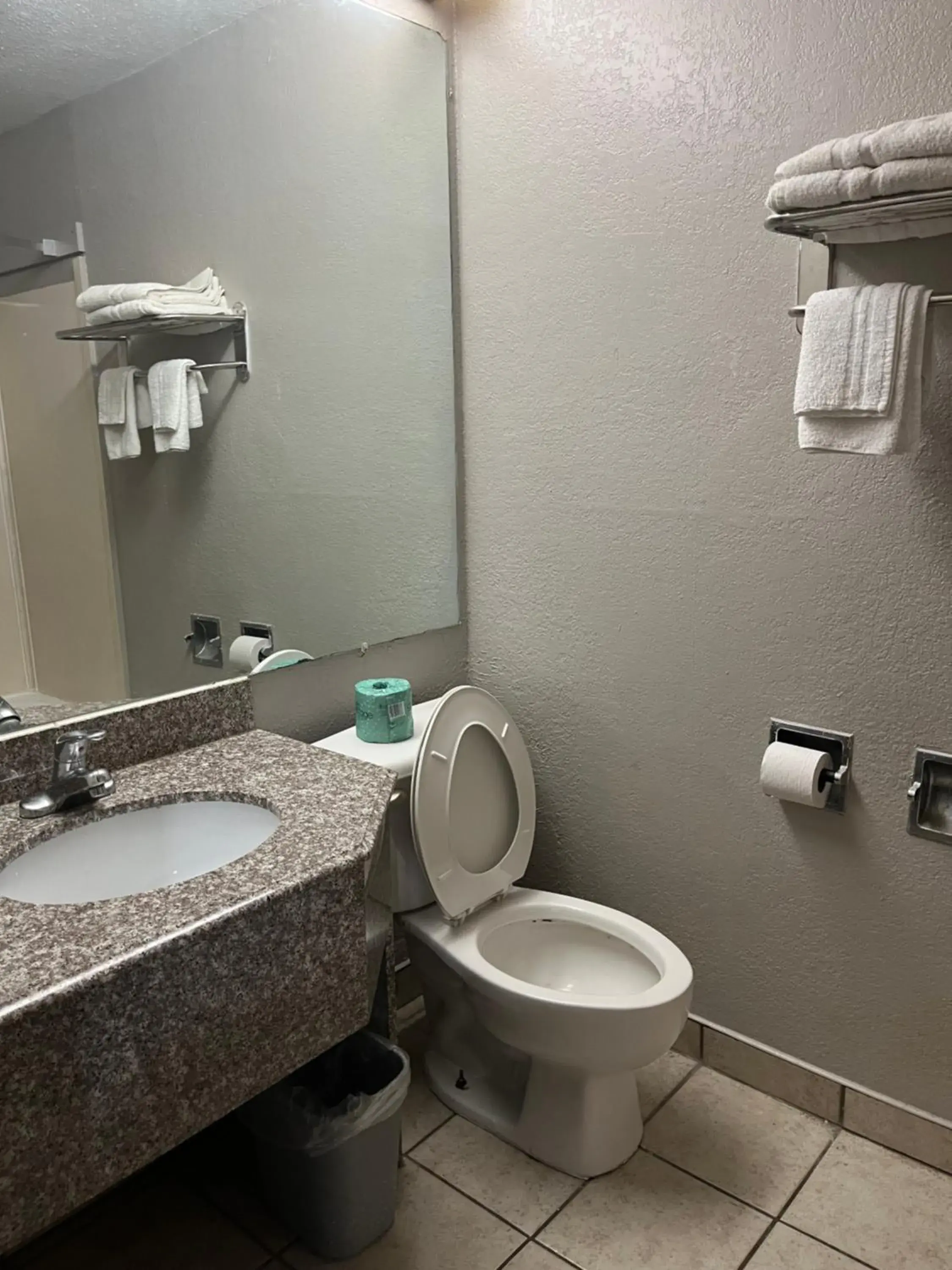 Bathroom in Mid Towne Inn & Suites