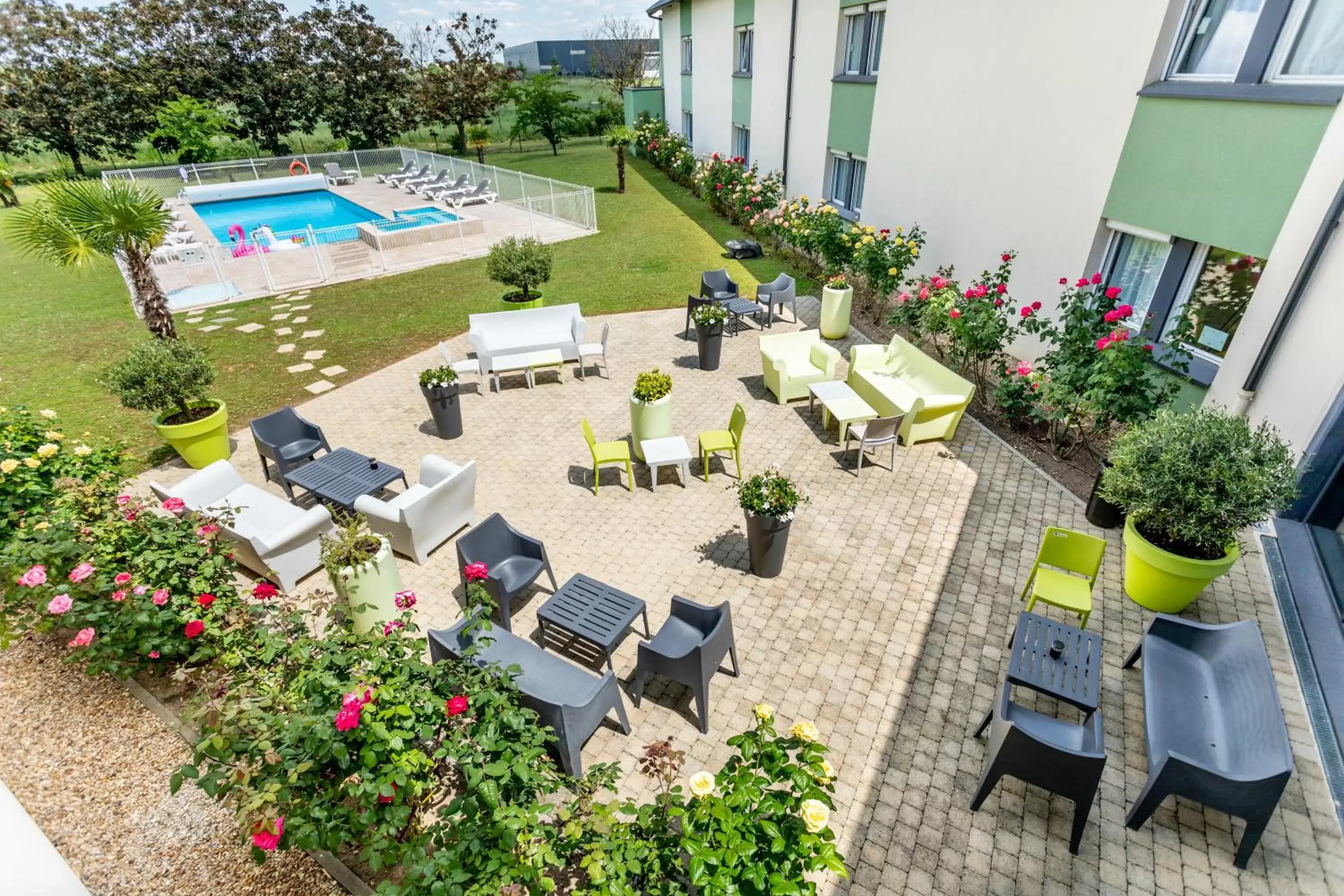 Garden, Pool View in ibis Styles Bourges