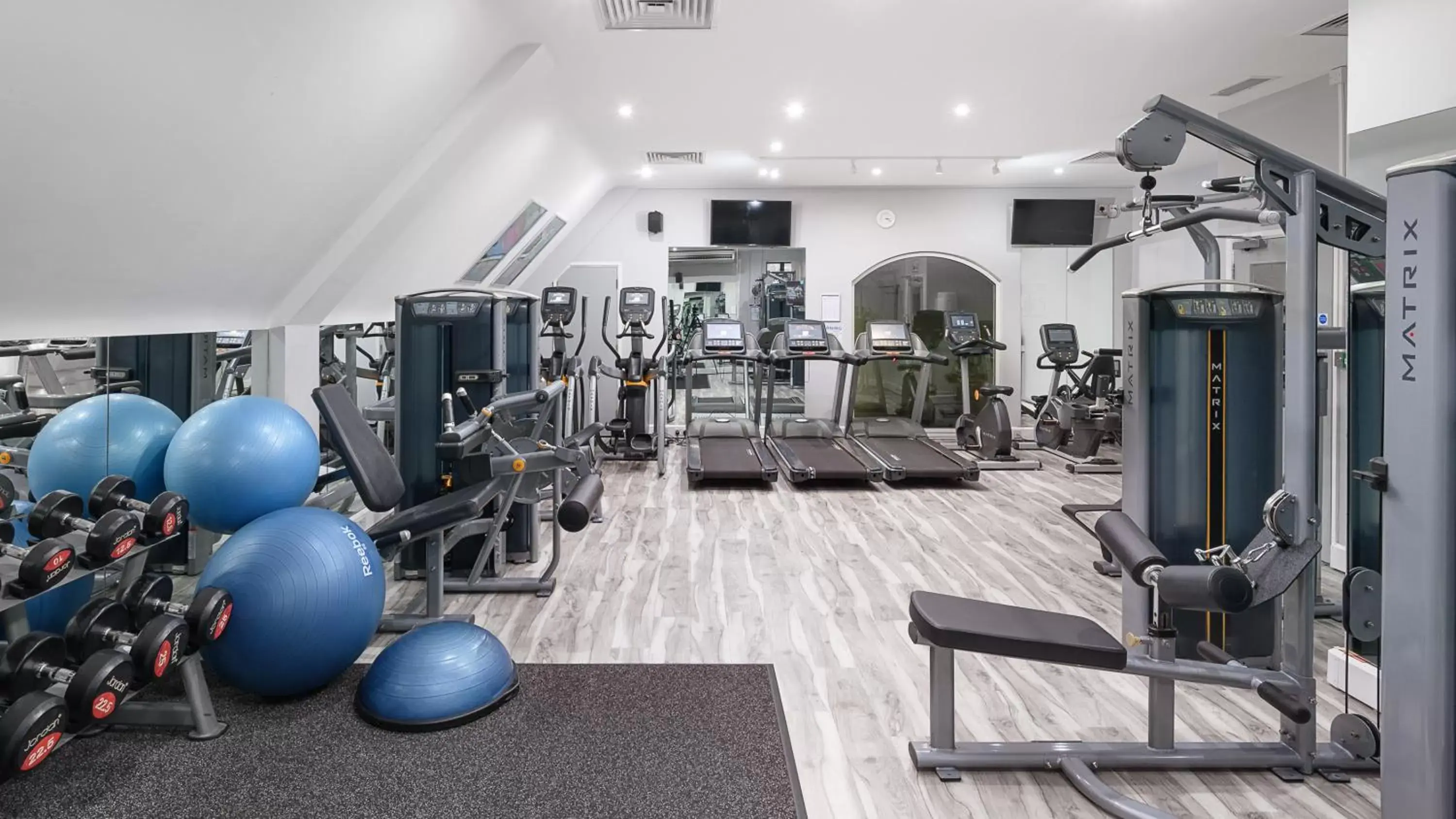 Fitness centre/facilities, Fitness Center/Facilities in voco - Oxford Spires, an IHG Hotel
