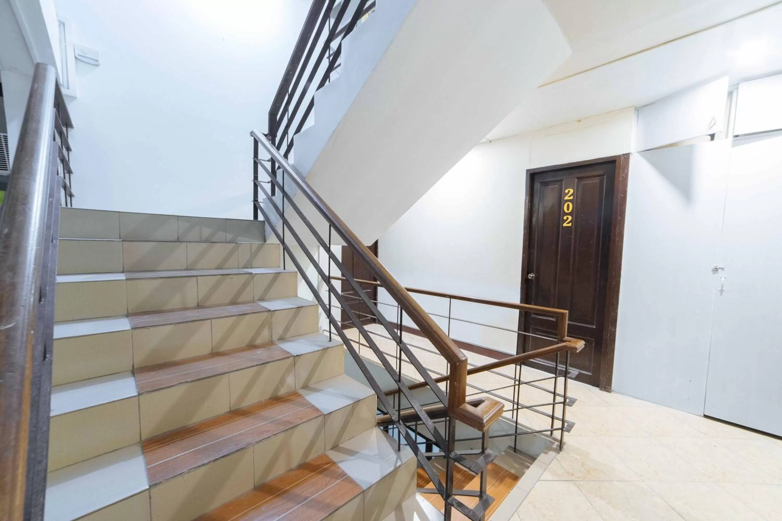 Property building in RedDoorz @ Ledesco Avenue Lapaz Iloilo