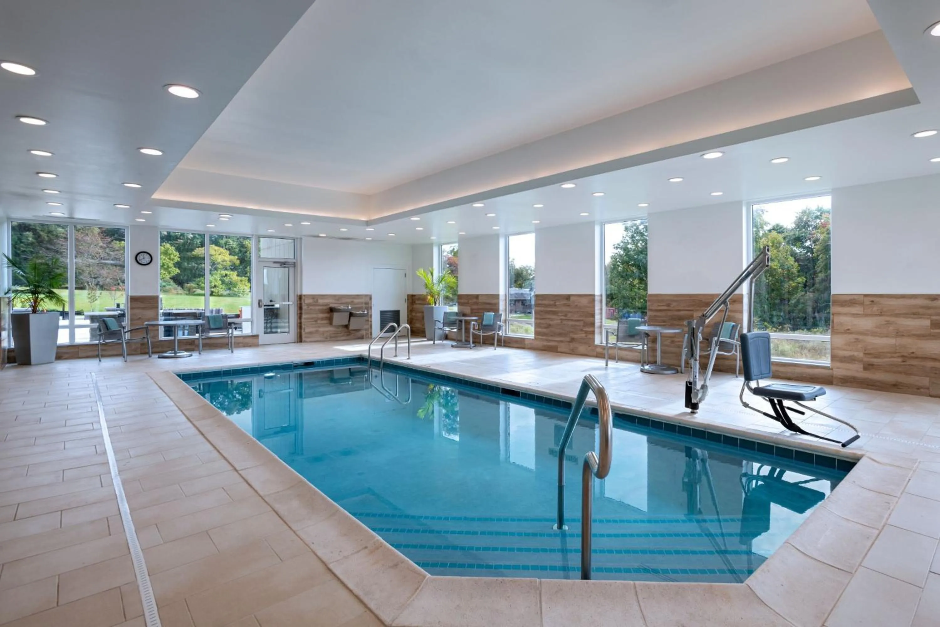 Swimming pool in TownePlace Suites by Marriott Edgewood Aberdeen
