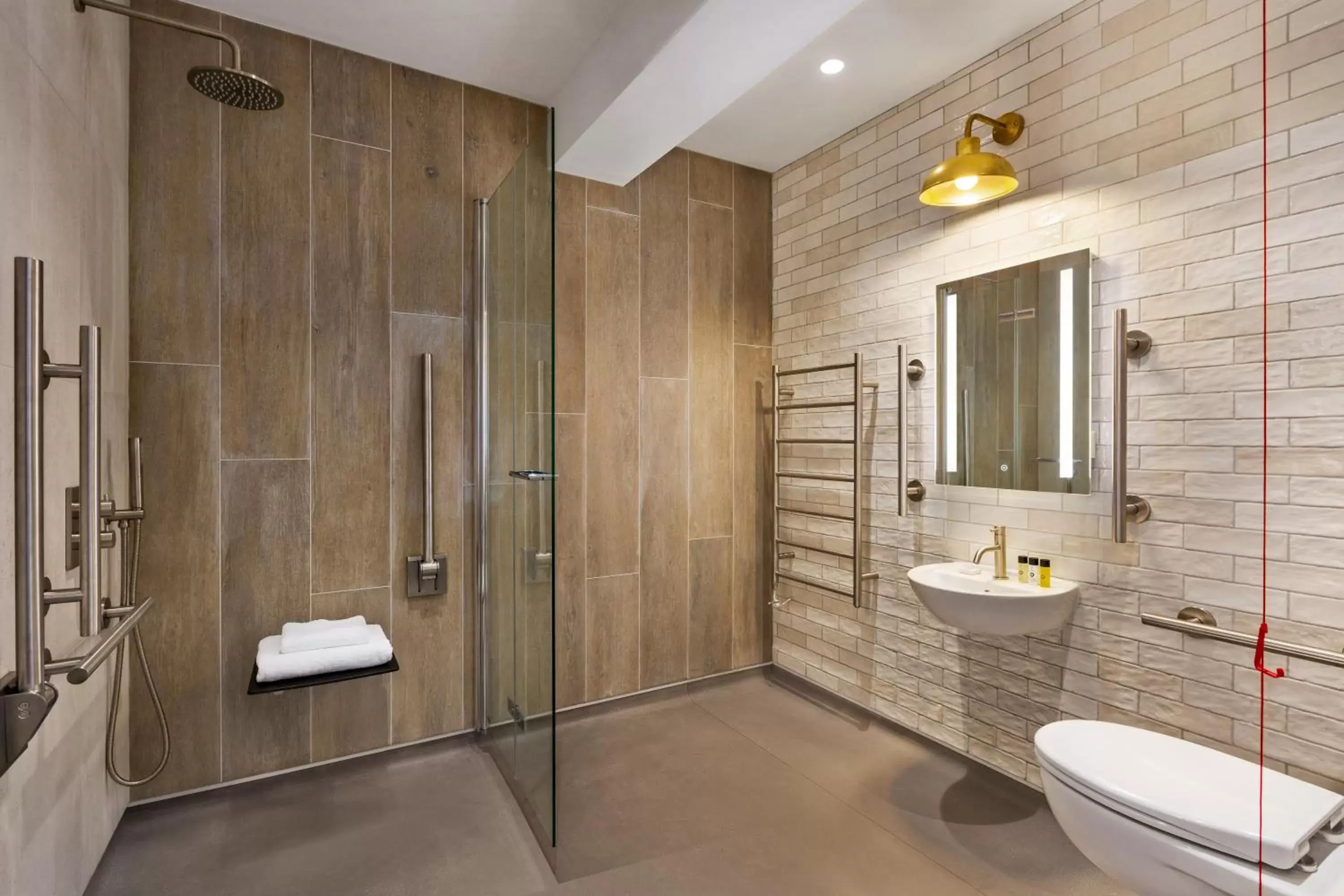 Double or Twin Room - Disability Access in Trenython Manor Resort Double or Twin Room - Disability Access in Trenython Manor Resort