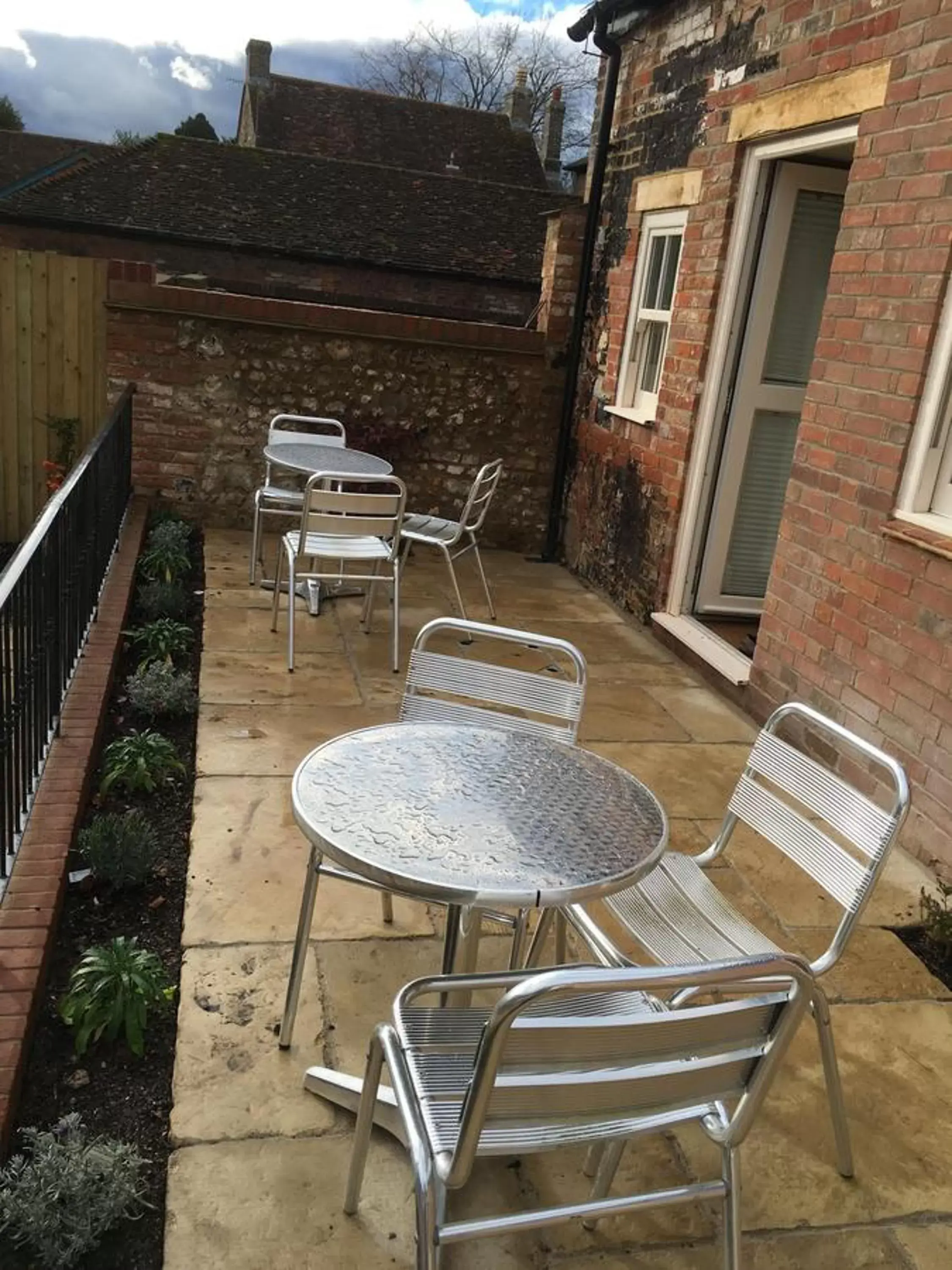 Balcony/Terrace in Greyhound Inn Wilton