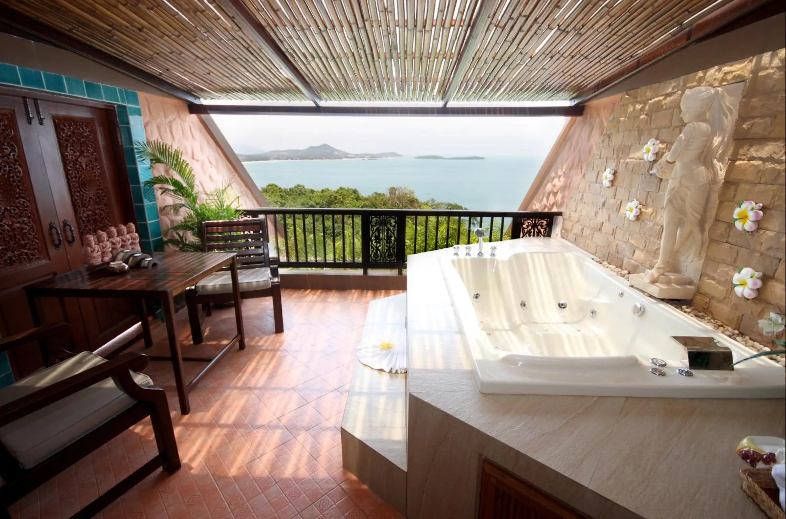 Balcony/Terrace in Samui Bayview Resort & Spa