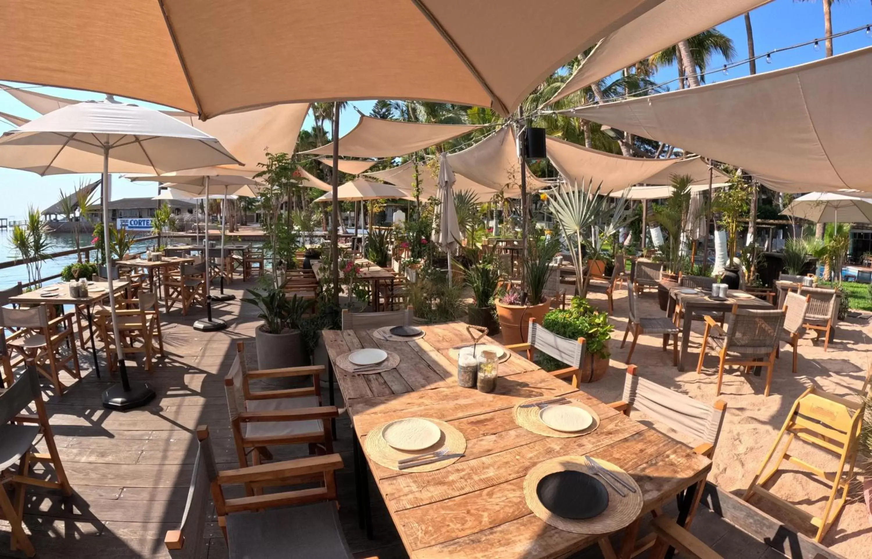 Restaurant/Places to Eat in La Concha Beach Hotel & Club