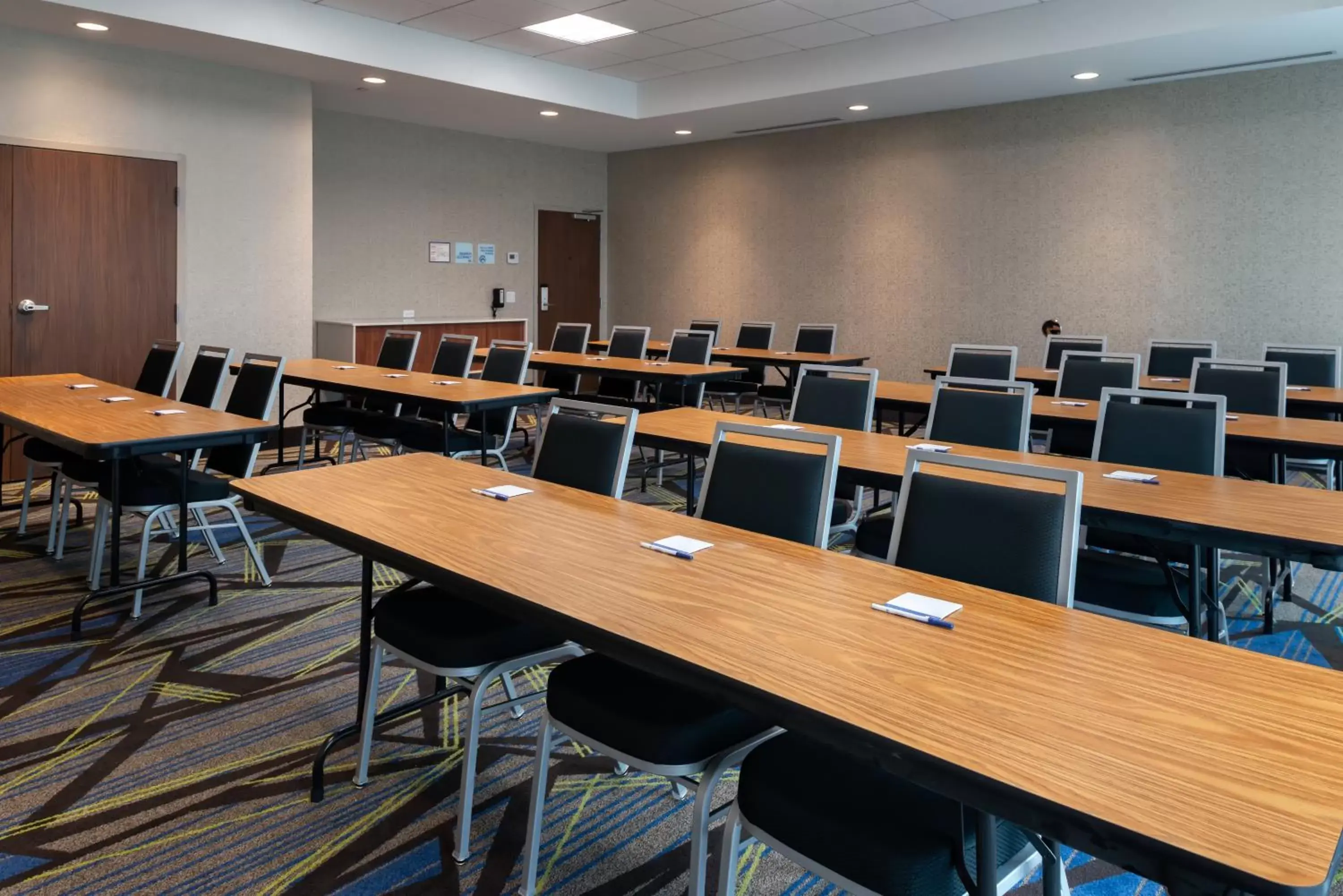 Meeting/conference room in Holiday Inn Express & Suites - Romeoville - Joliet North, an IHG Hotel