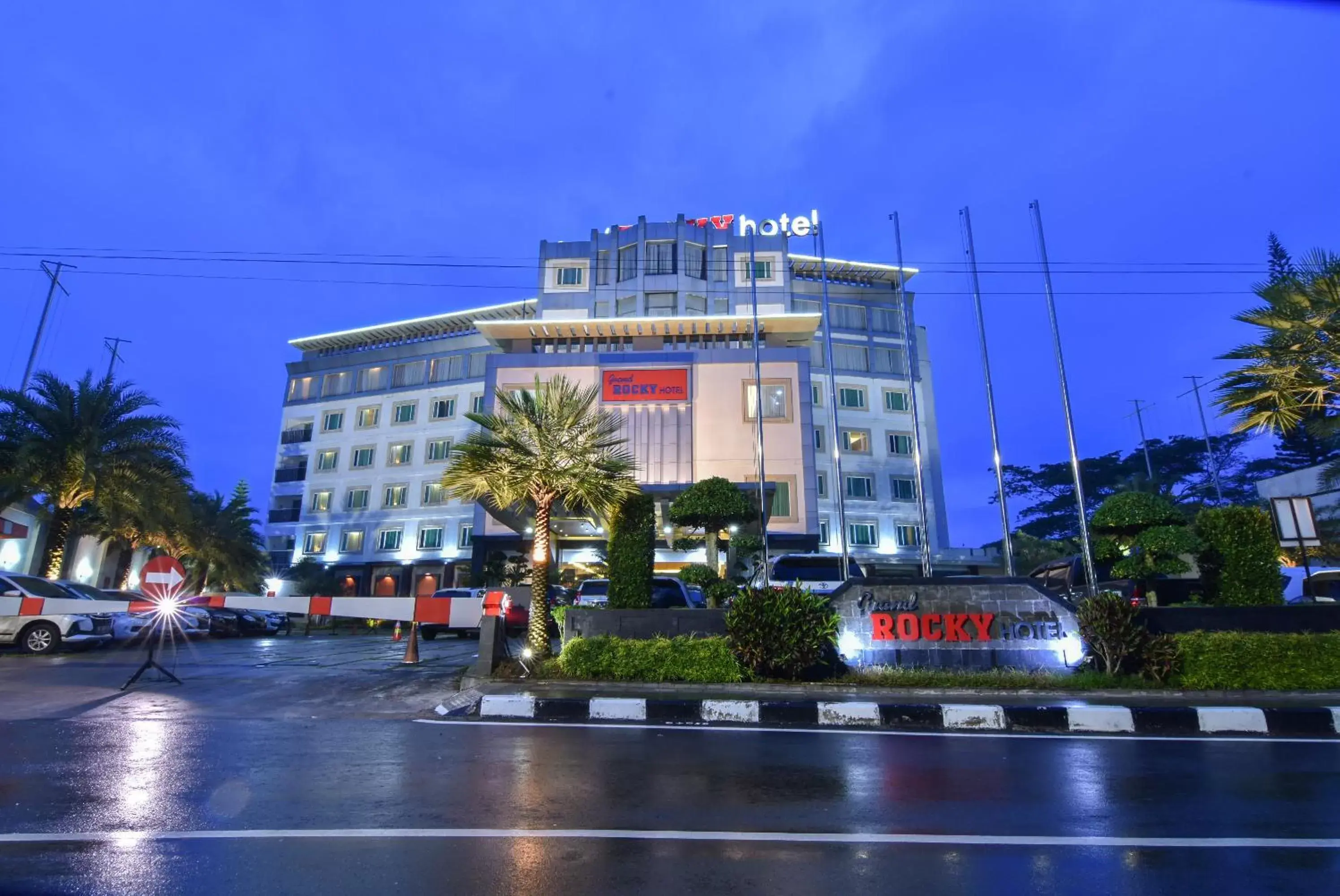 Property Building in Grand Rocky Hotel Bukittinggi