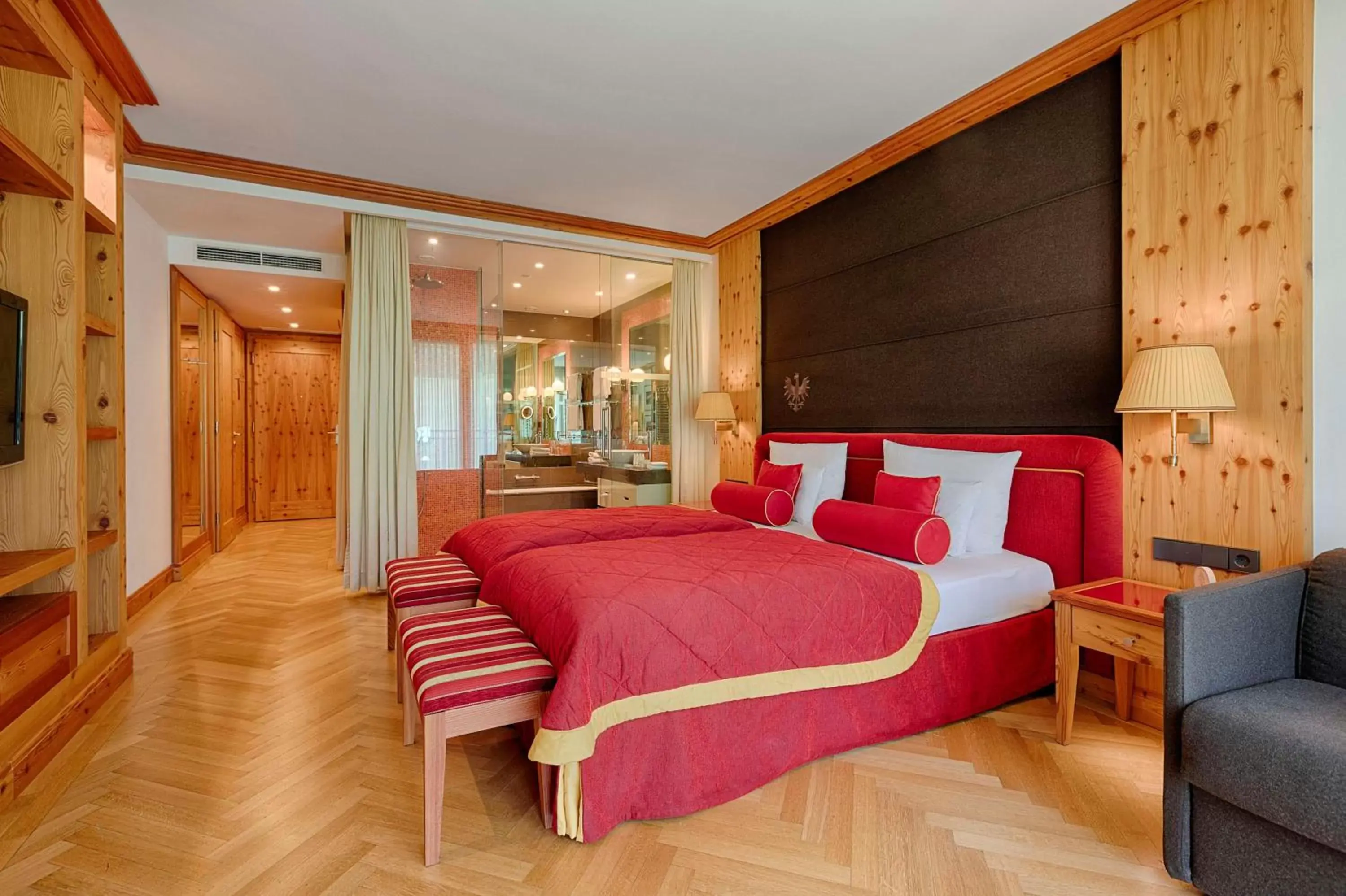 Bedroom, Bed in Kempinski Hotel Das Tirol