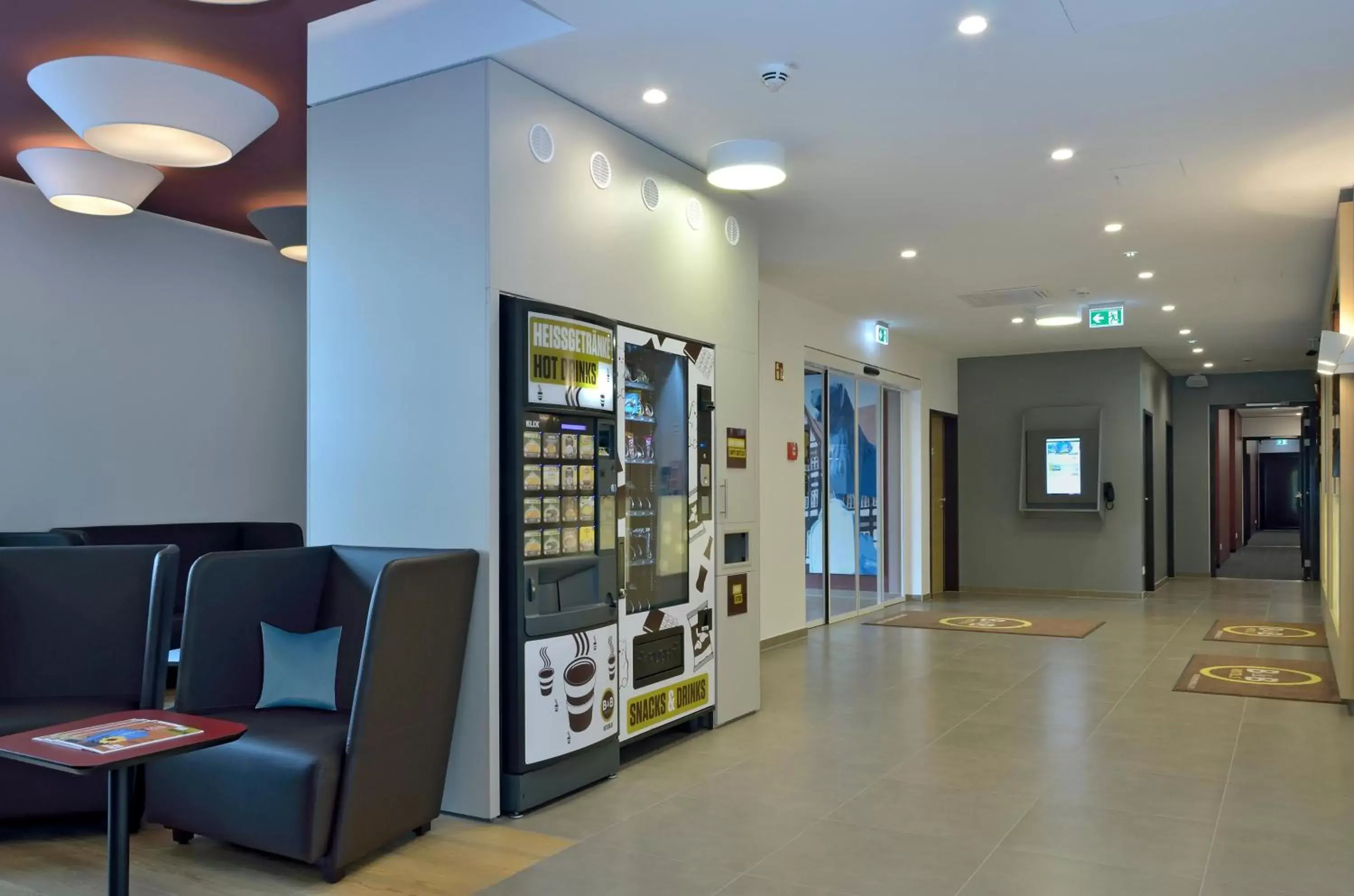 Lobby or reception in B&B Hotel Braunschweig-City