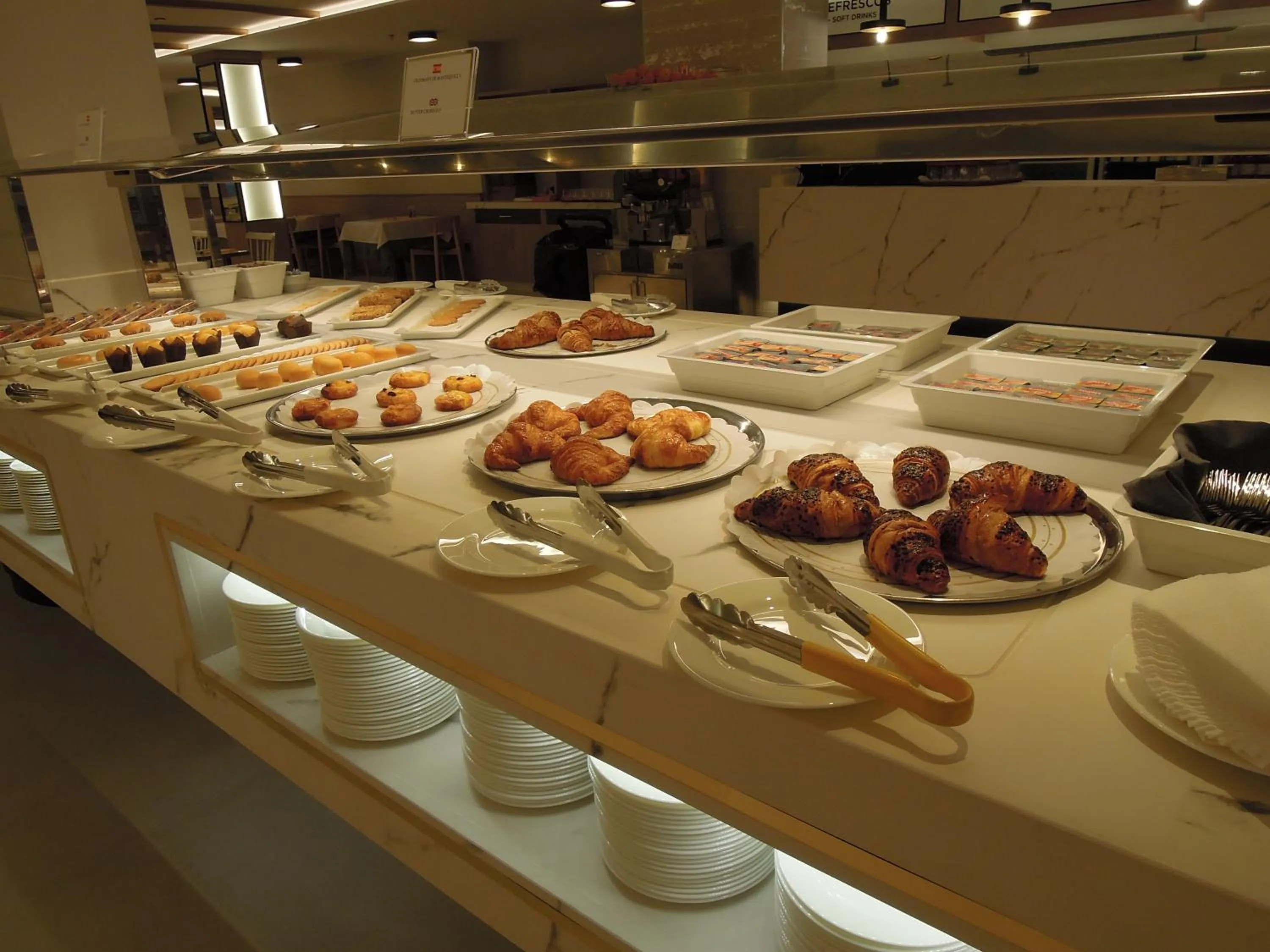 Restaurant/places to eat in Hotel Presidente 4 sup