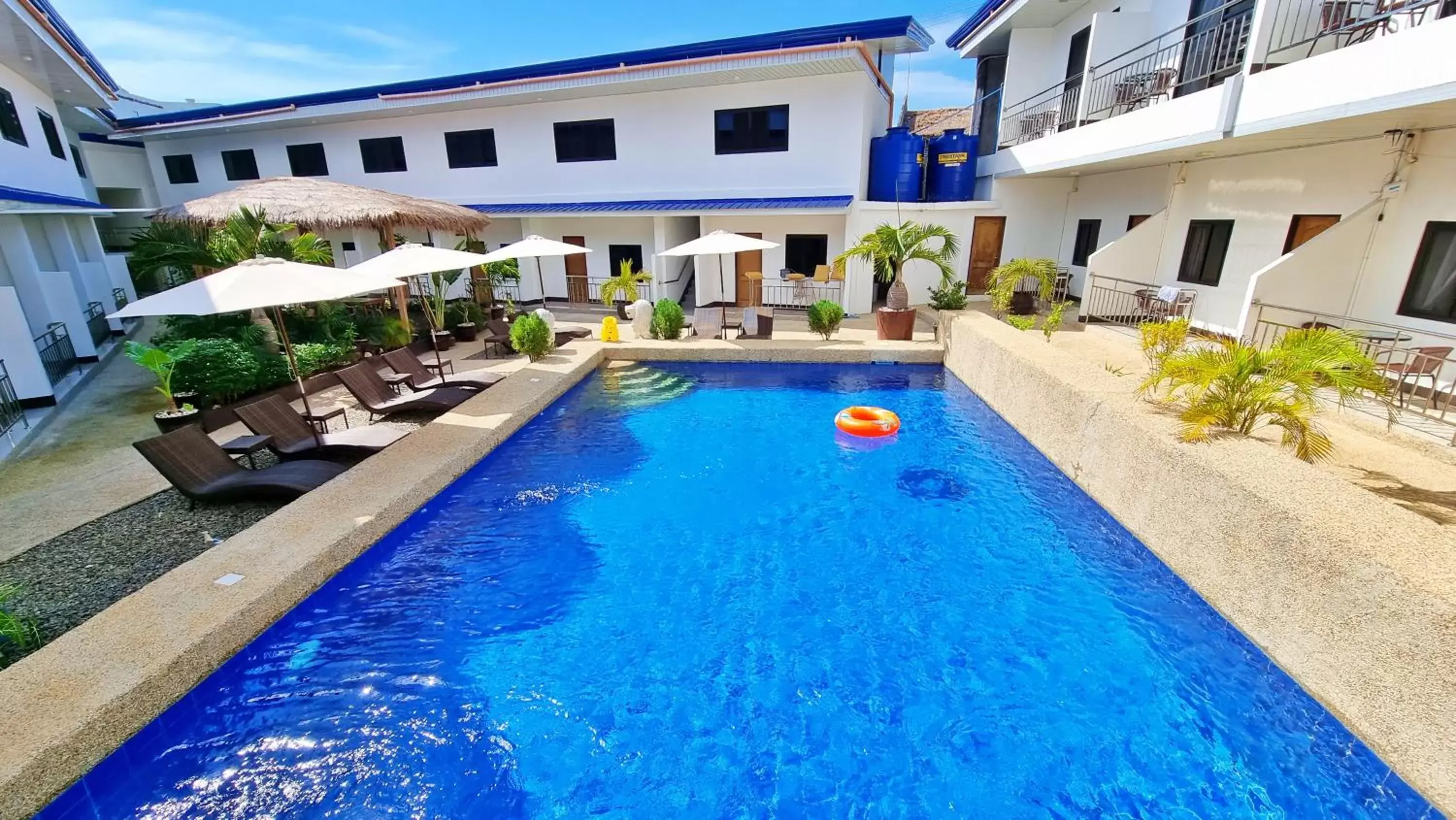 Pool view in MGH Alona Resort Pool view in MGH Alona Resort