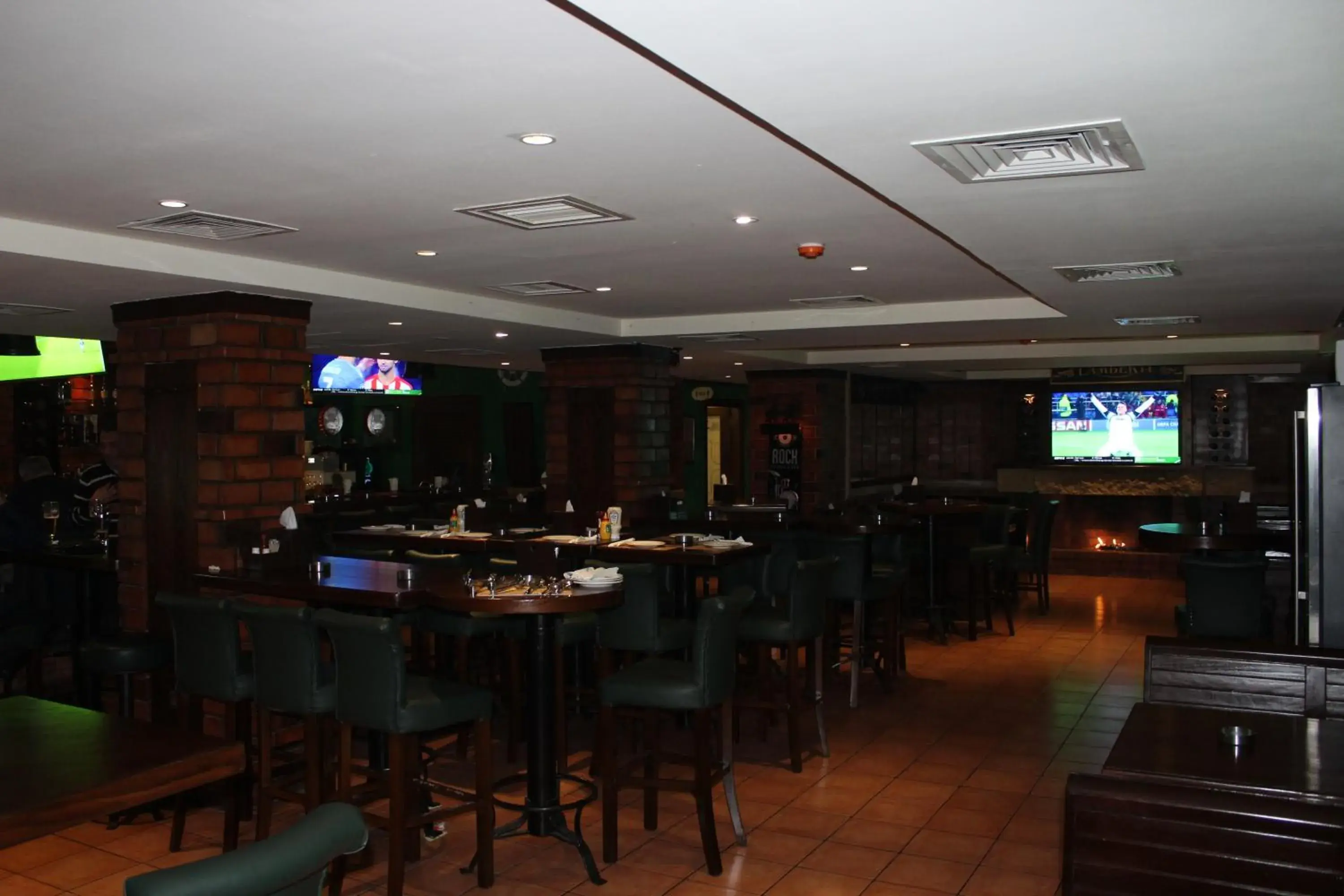 Lounge or bar, Restaurant/Places to Eat in Post Boutique Hotel