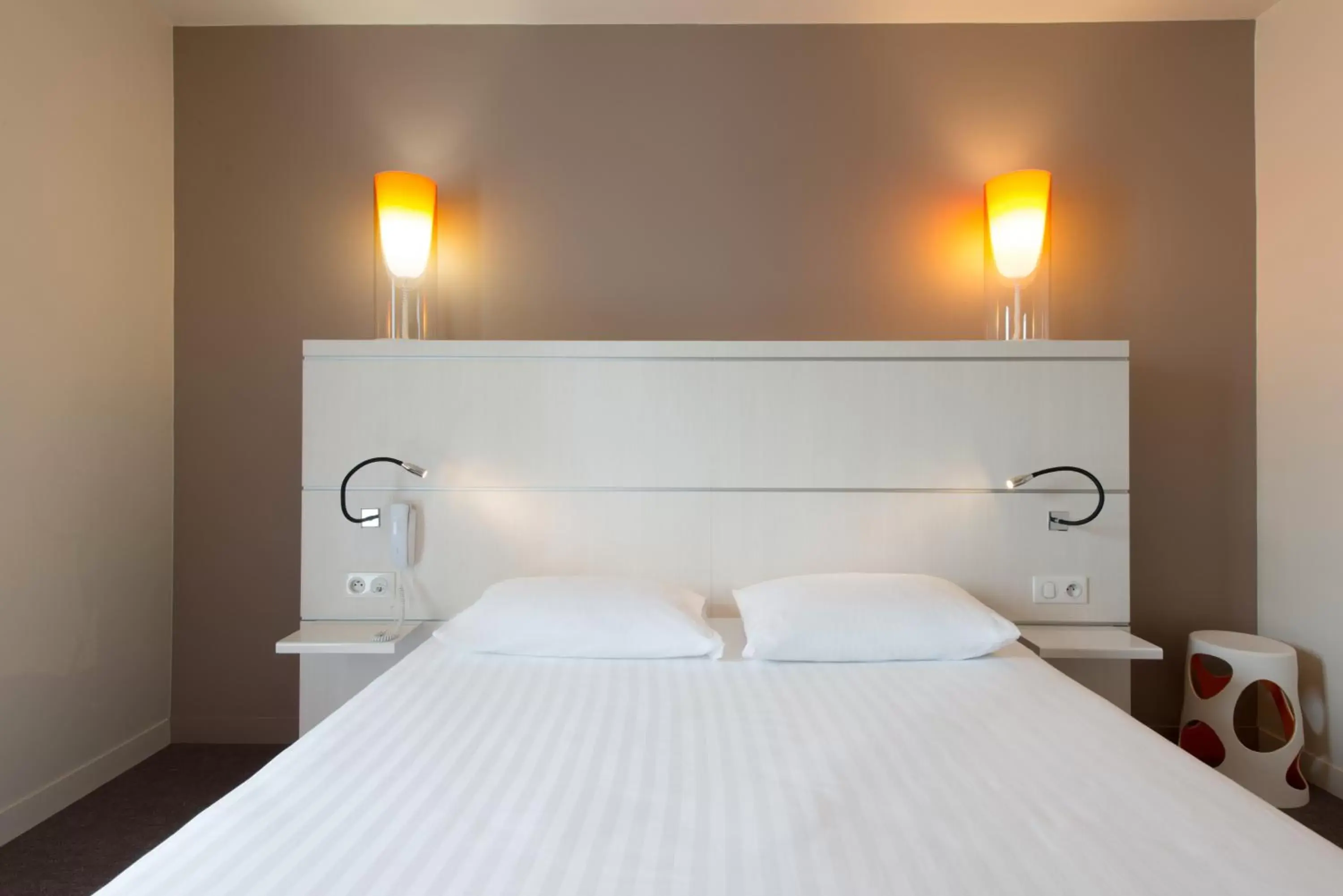 Bed, Room Photo in Kyriad La Rochelle Centre - Les Minimes