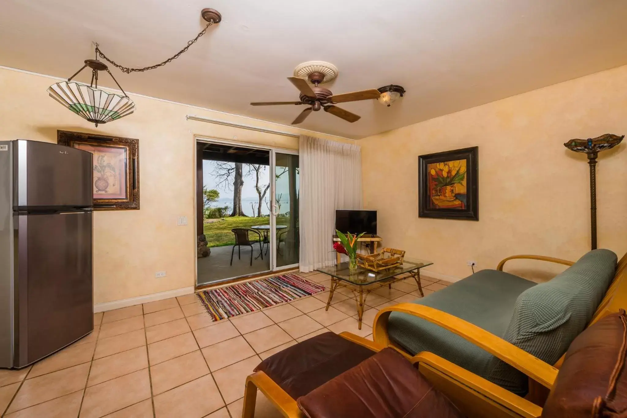 Living room, Seating Area in Corona del Mar