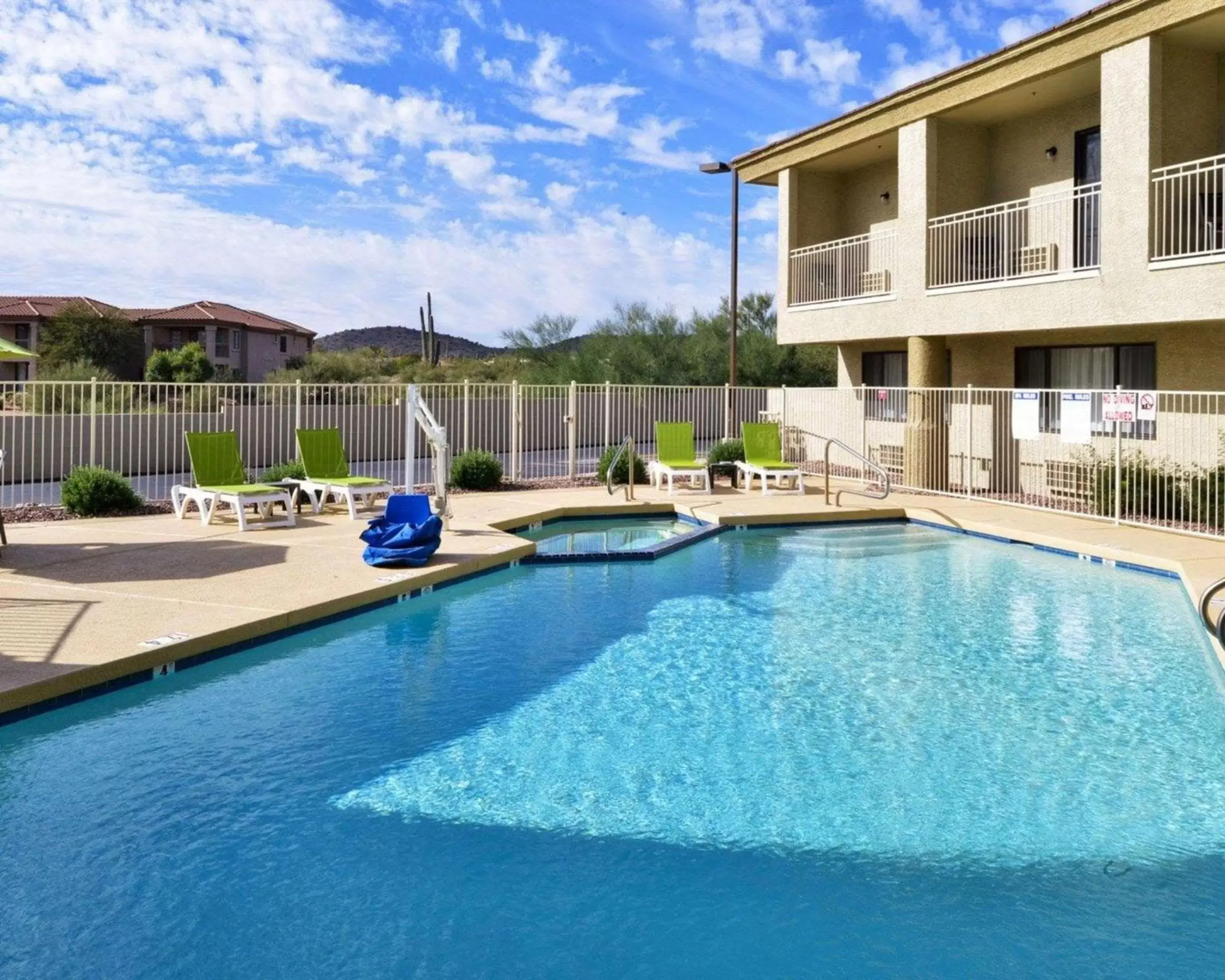 On site, Swimming Pool in Comfort Inn Fountain Hills - Scottsdale