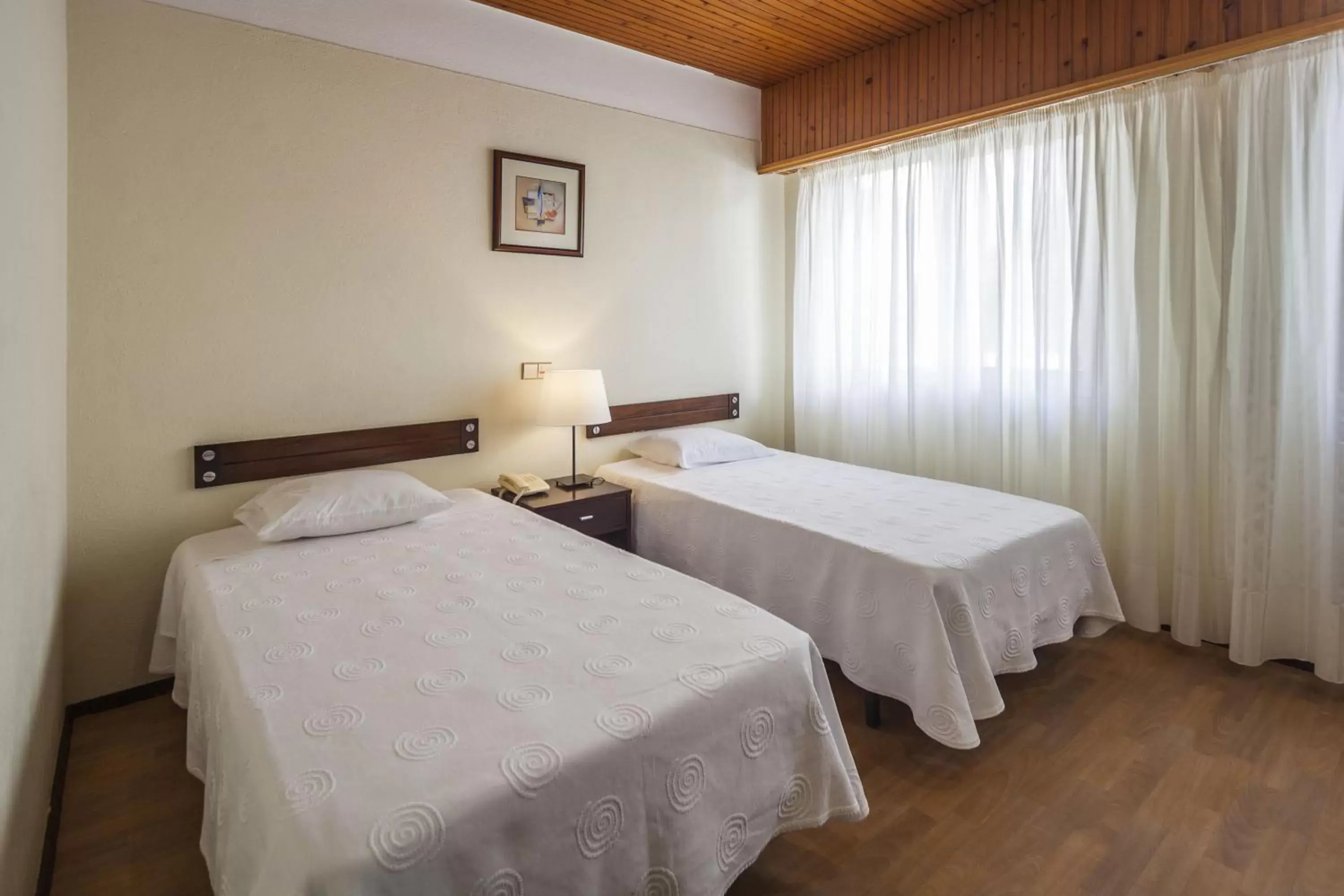 Twin Room - single occupancy in Hotel Sete Cidades