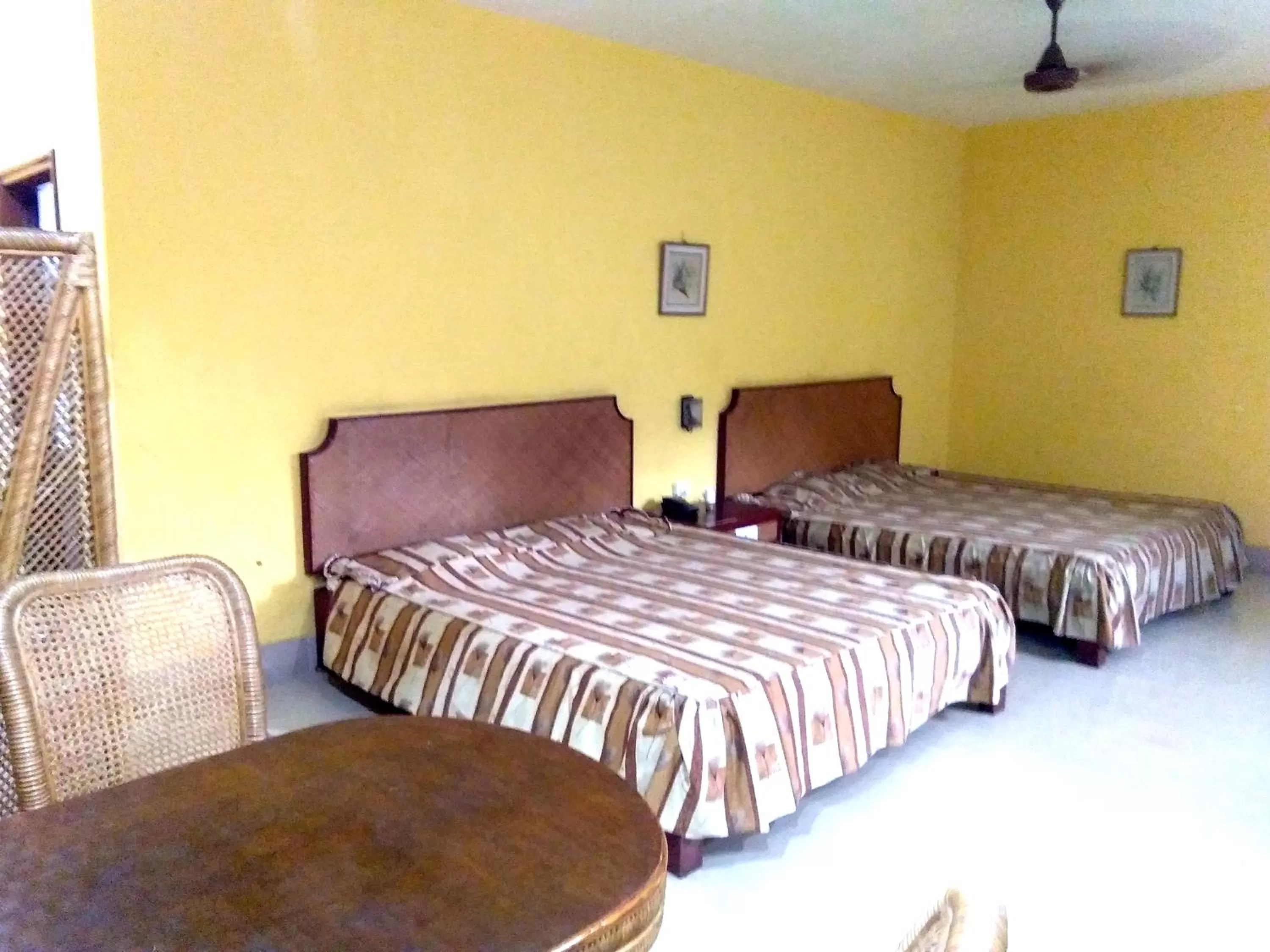 Bed in Hotel Indsurya