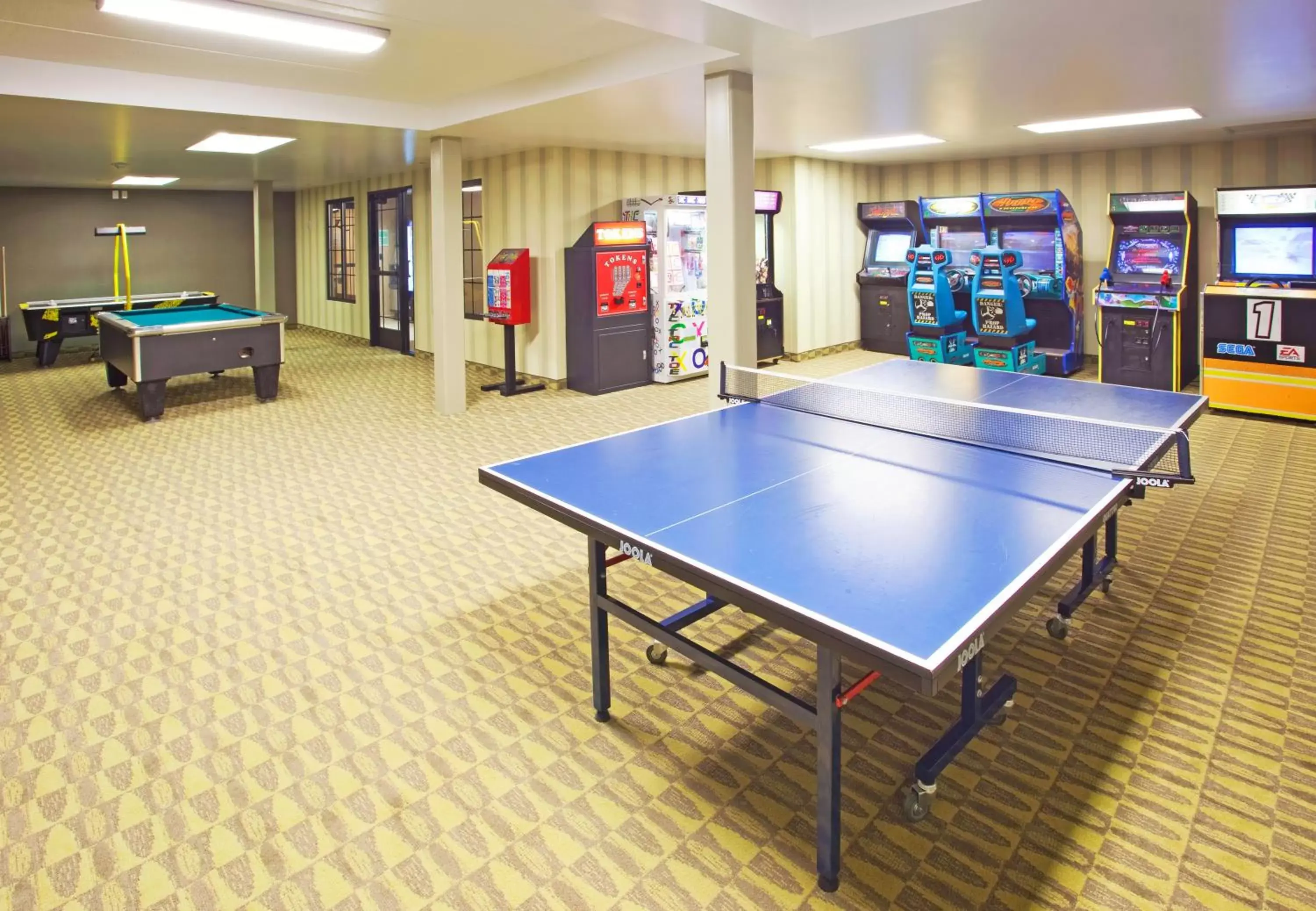 Game Room, Table Tennis in Holiday Inn Midland, an IHG Hotel