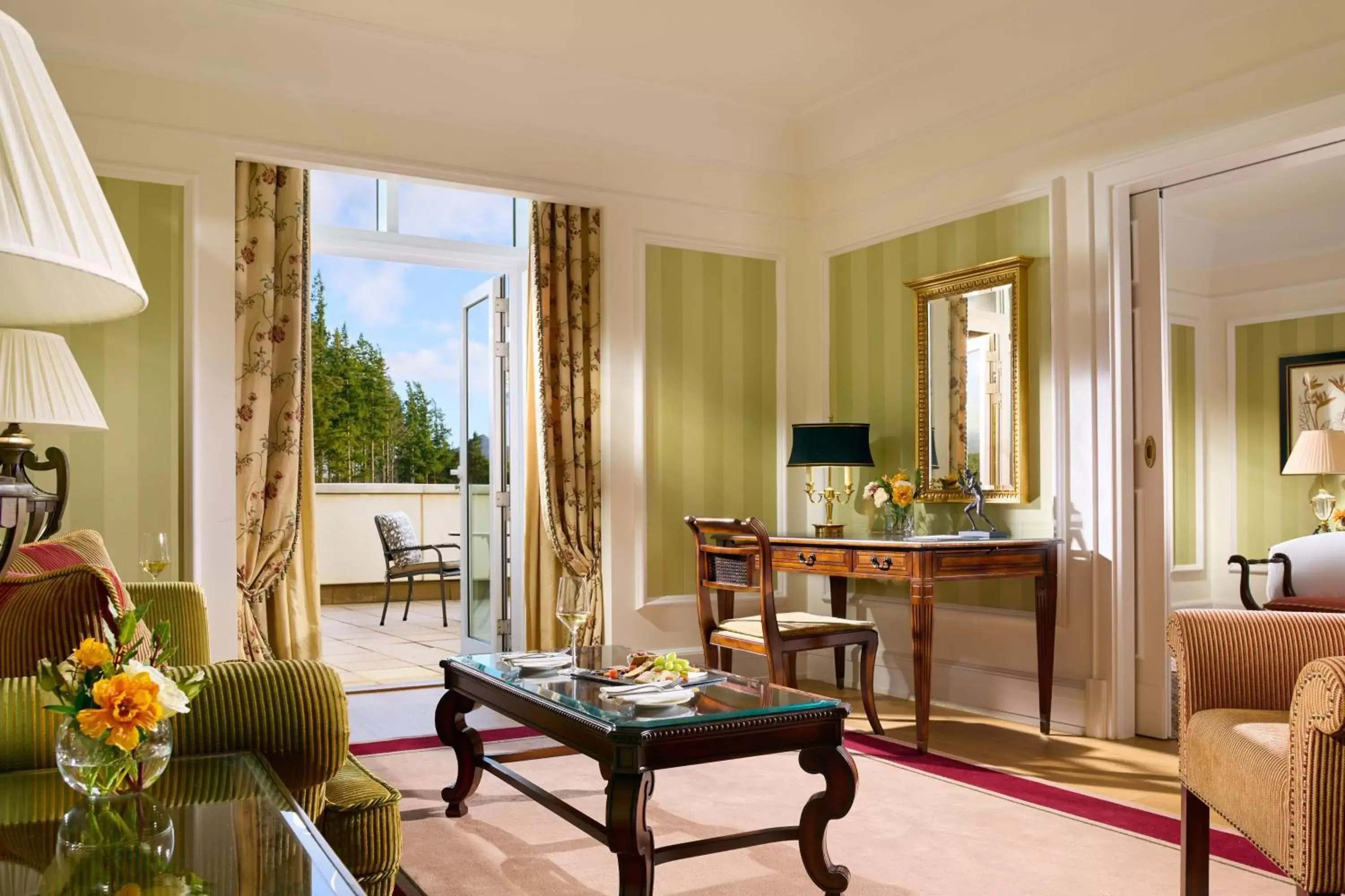 Lounge or bar, Seating Area in Powerscourt Hotel, Autograph Collection