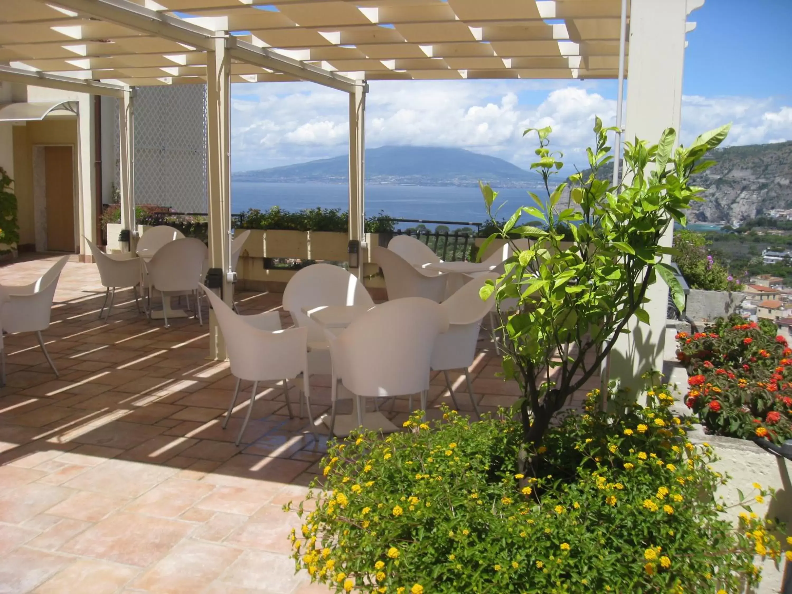 Patio in Hotel Cristina