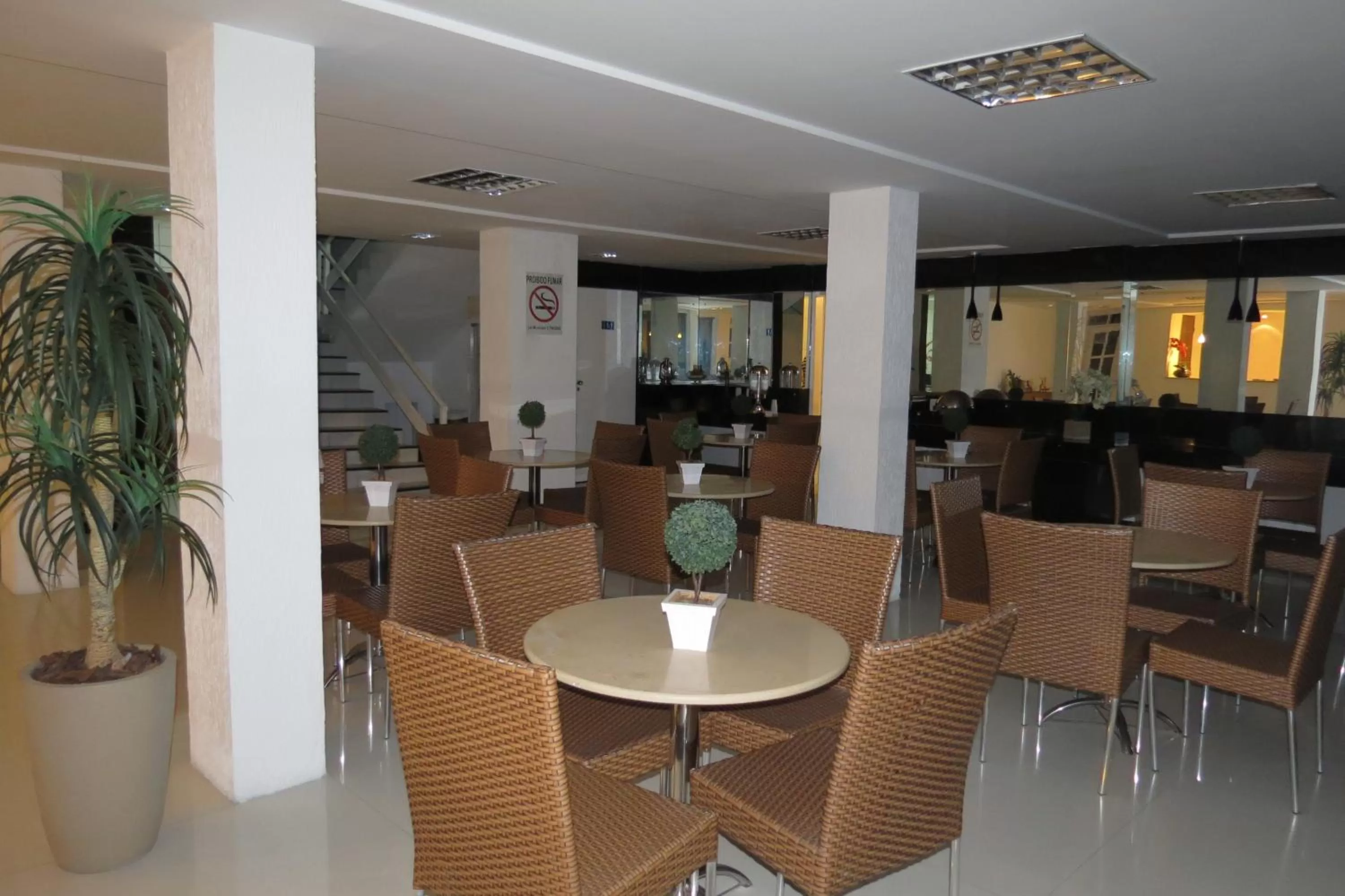 Restaurant/places to eat, Lounge/Bar in Tirol Praia Hotel