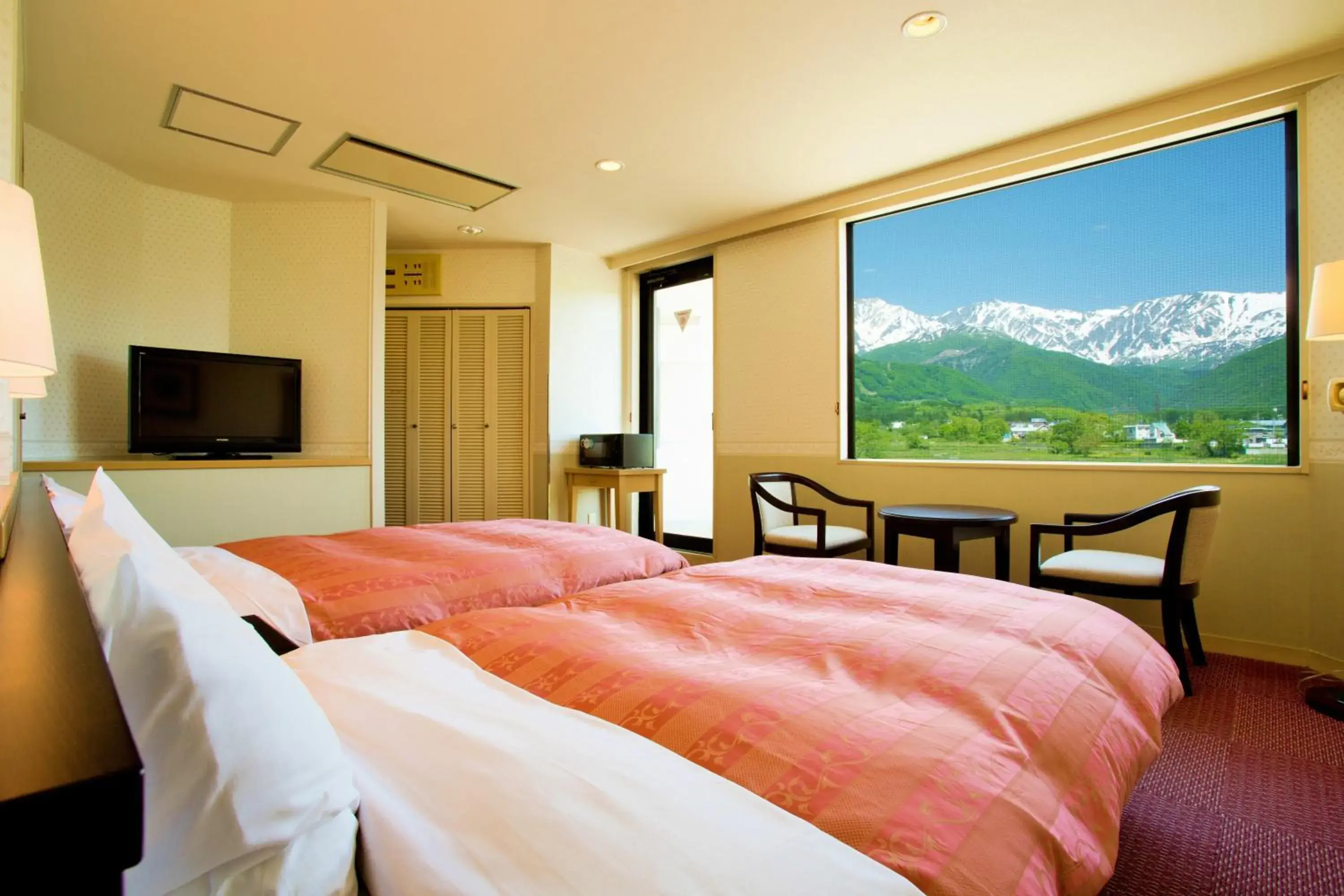 Photo of the whole room, Mountain View in Hotel Hakuba