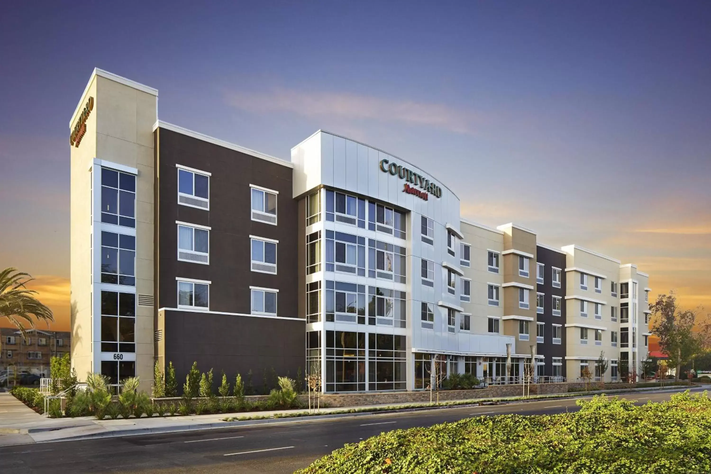 Property Building in Courtyard by Marriott Sunnyvale Mountain View