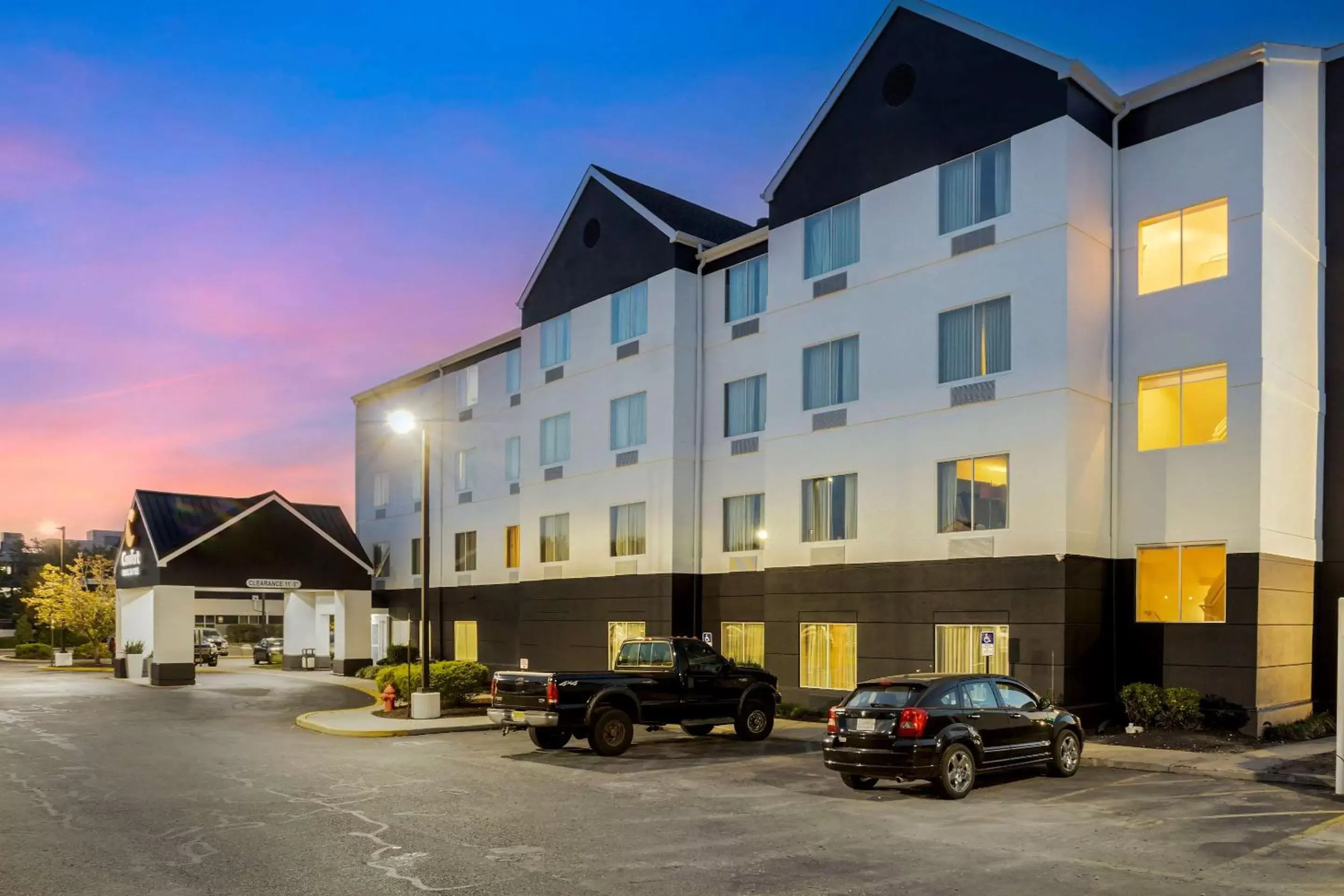 Property building in Comfort Inn & Suites Mt Laurel-Philadelphia Property building in Comfort Inn & Suites Mt Laurel-Philadelphia