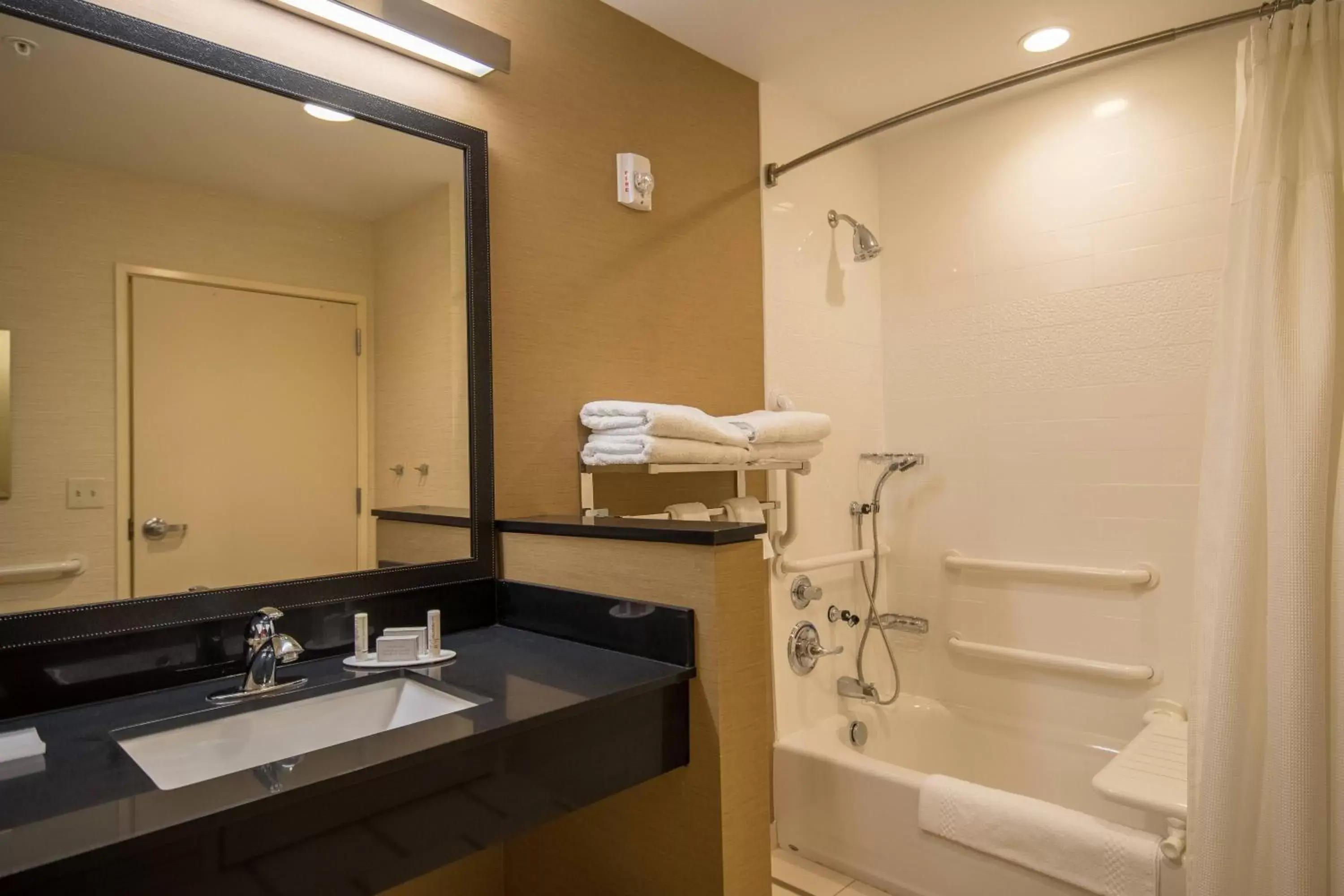 Bathroom in Fairfield Inn & Suites by Marriott Provo Orem